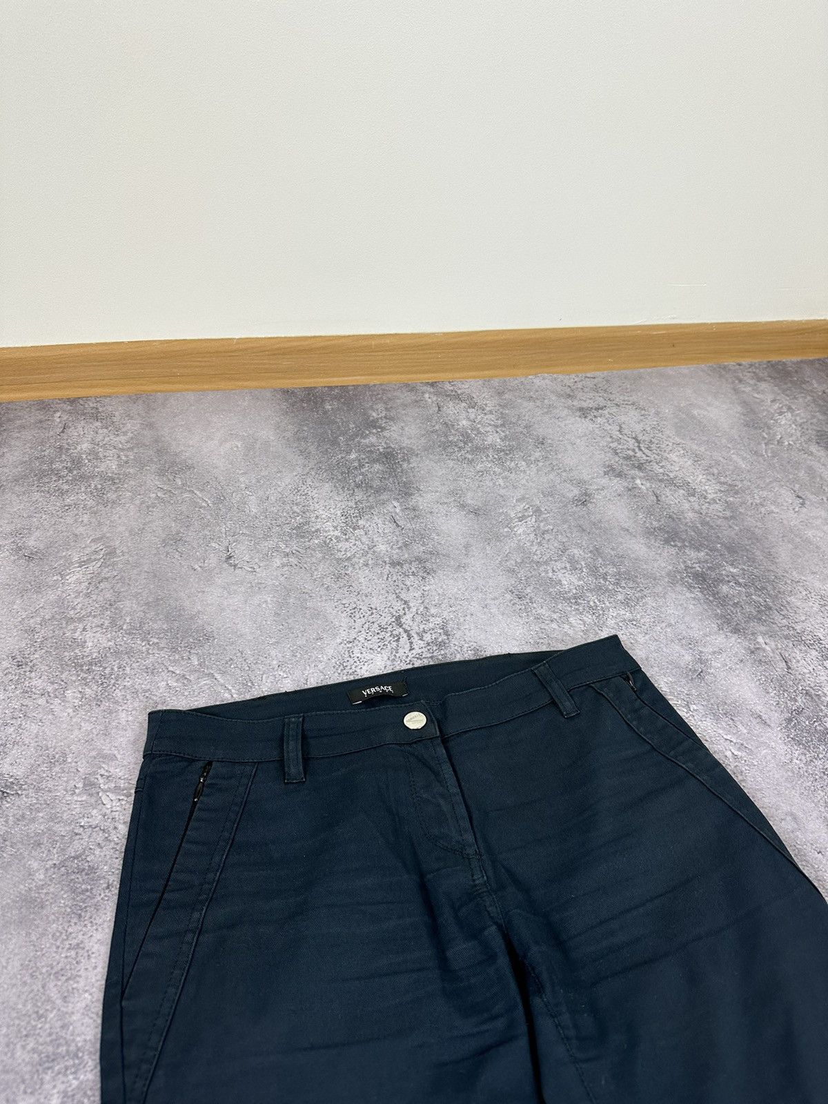 Versace × Vintage Vintage 90s Versace Medusa Avant Garde Luxury Cropped Pants Size 28" / US 6 / IT 42 - 14 Thumbnail