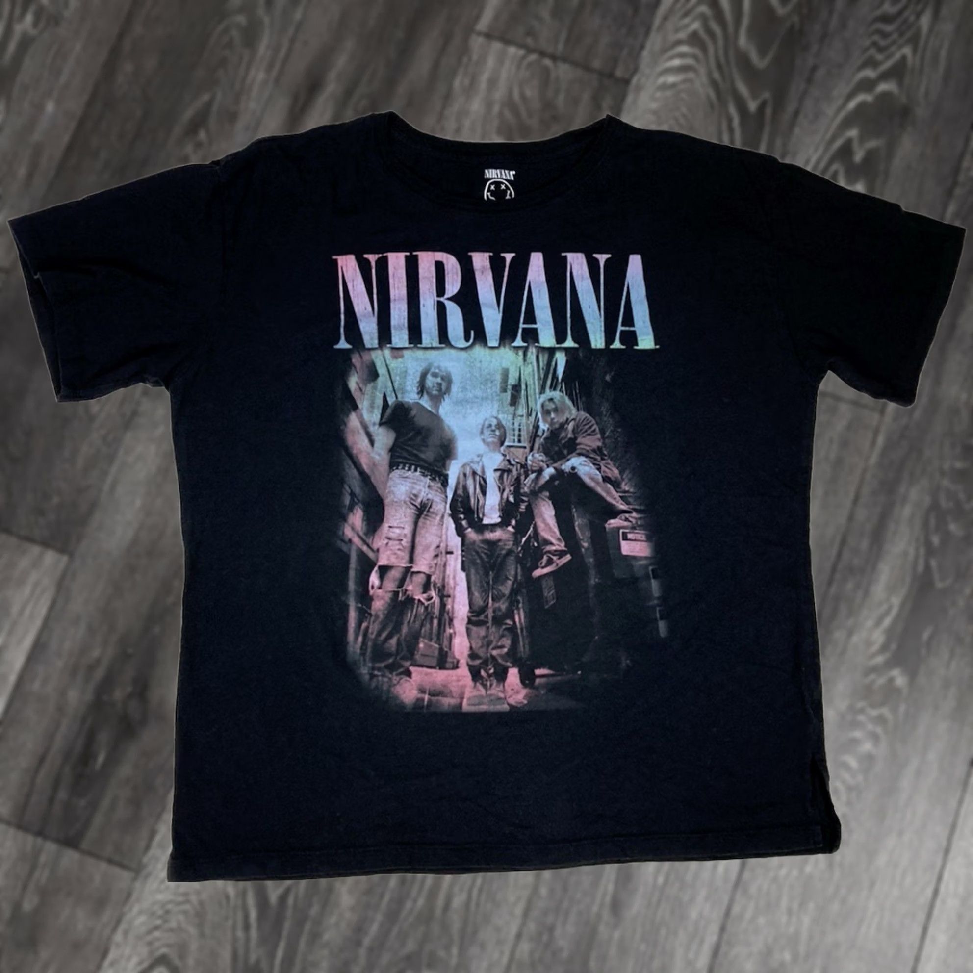 Etro VINTAGE Nirvana Graphic T-shirt Women Medium Oversized Short Sleeve Music Merch Retro Size M / US 6-8 / IT 42-44 - 1 Thumbnail