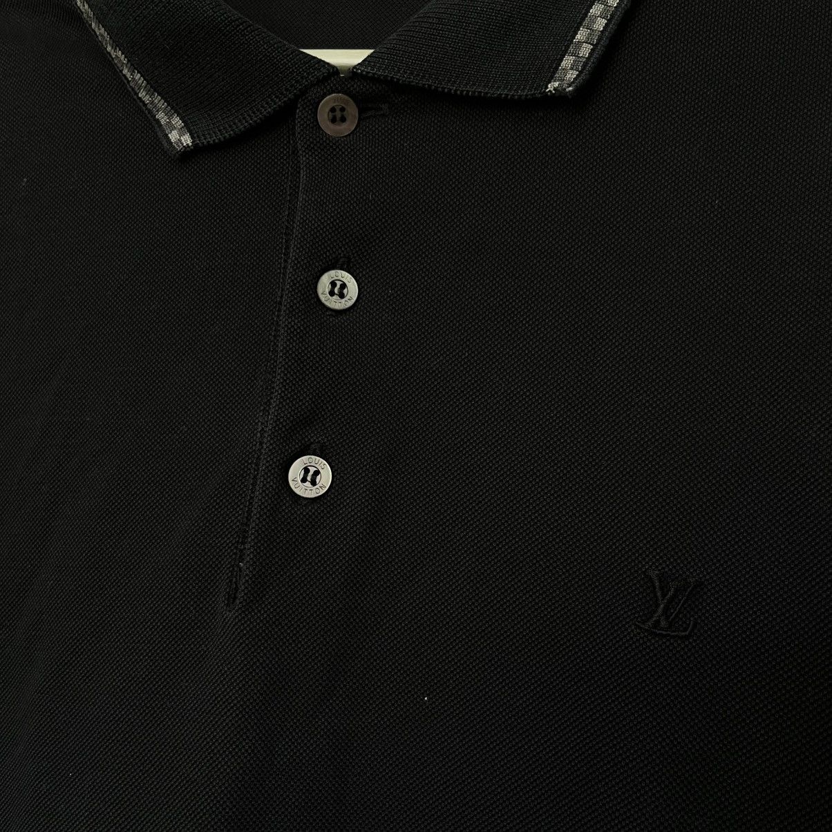 Louis Vuitton Louis Vuitton Long Sleeve Polo Sweater Logo LV Size US XL / EU 56 / 4 - 4 Thumbnail