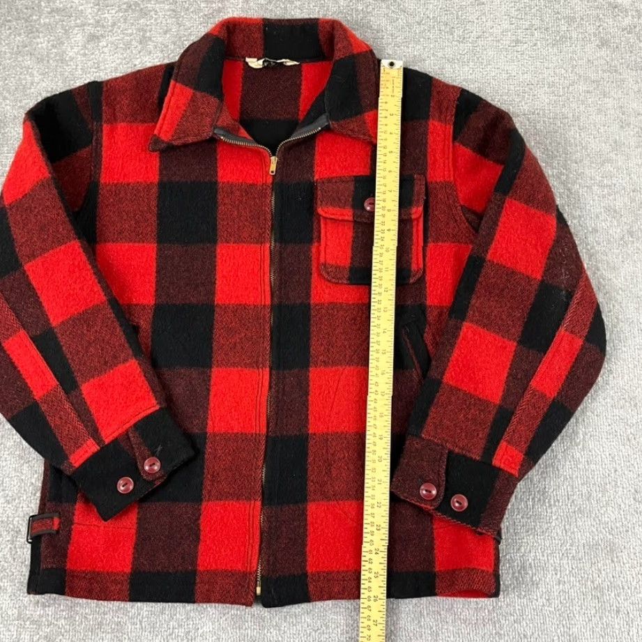 Vintage VINTAGE Woolrich Jacket Adult Size 40 Red Black Buffalo Plaid Mid-Length 70s Retro Lumberjack USA Mens Size US XXS / EU 40 - 4 Thumbnail