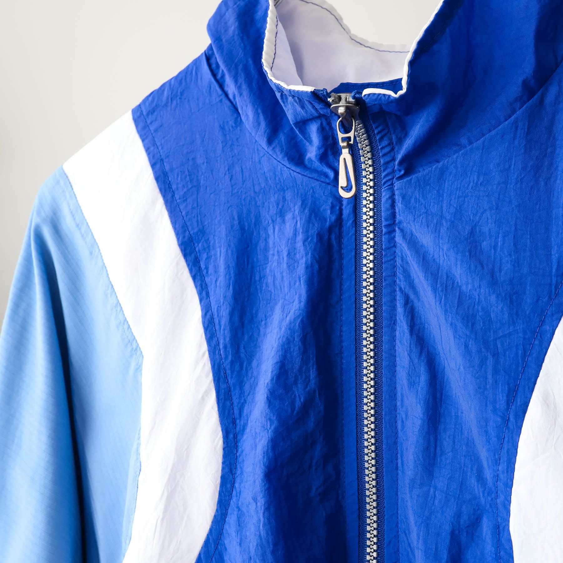 Nike Vintage Nike Small Swoosh Logo Softshell Windbreaker Jacket Size US XL / EU 56 / 4 - 2 Thumbnail