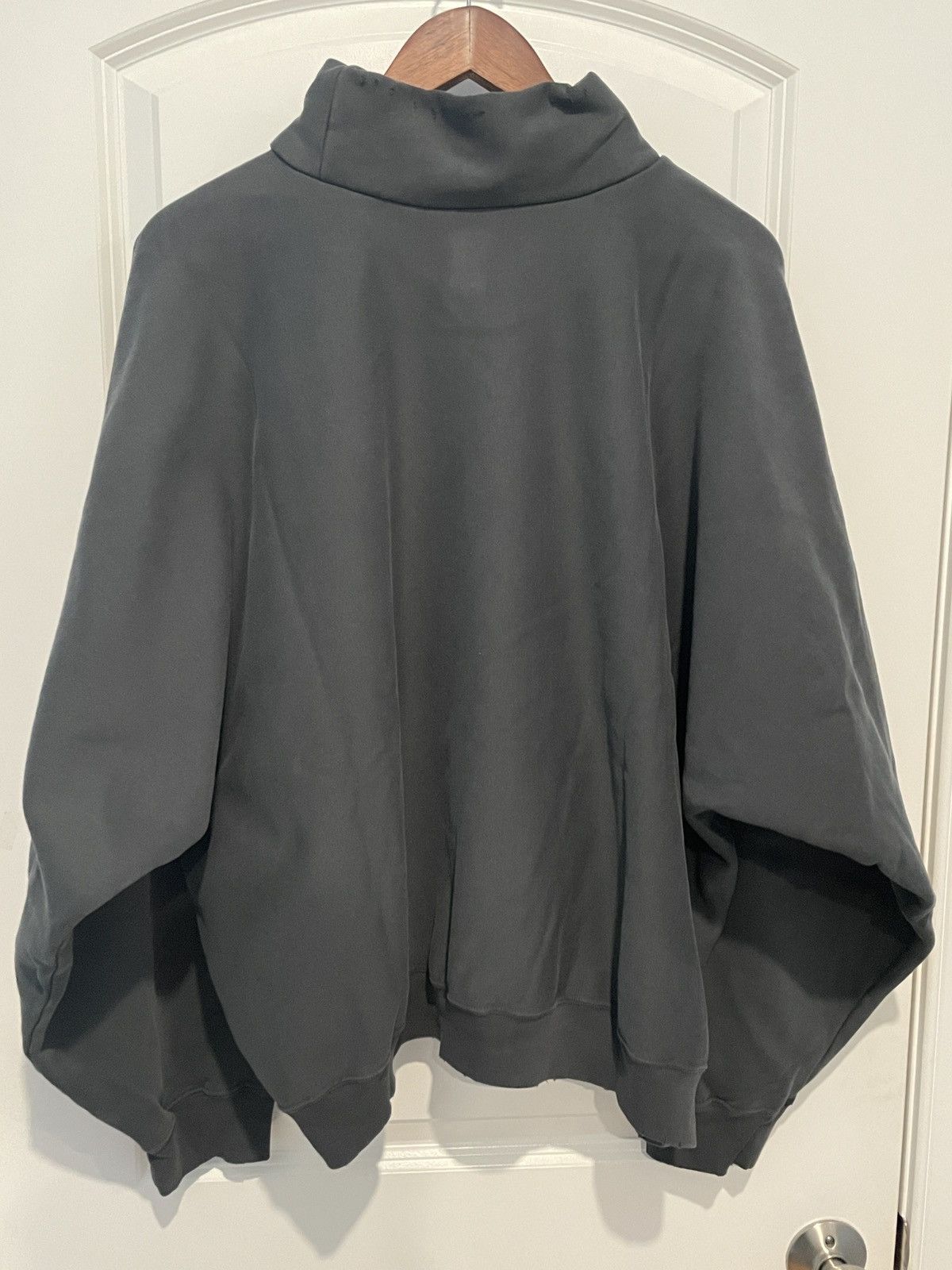 Balenciaga × Gap × Kanye West Yeezy Gap Balenciaga High Neck Distressed Mockneck Sweater Size US XS / EU 42 / 0 - 2 Thumbnail