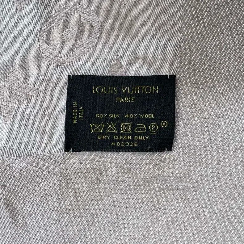 Louis Vuitton Louis Vuitton monogram pink, aged wool and silk shawl sc Size ONE SIZE - 4 Thumbnail