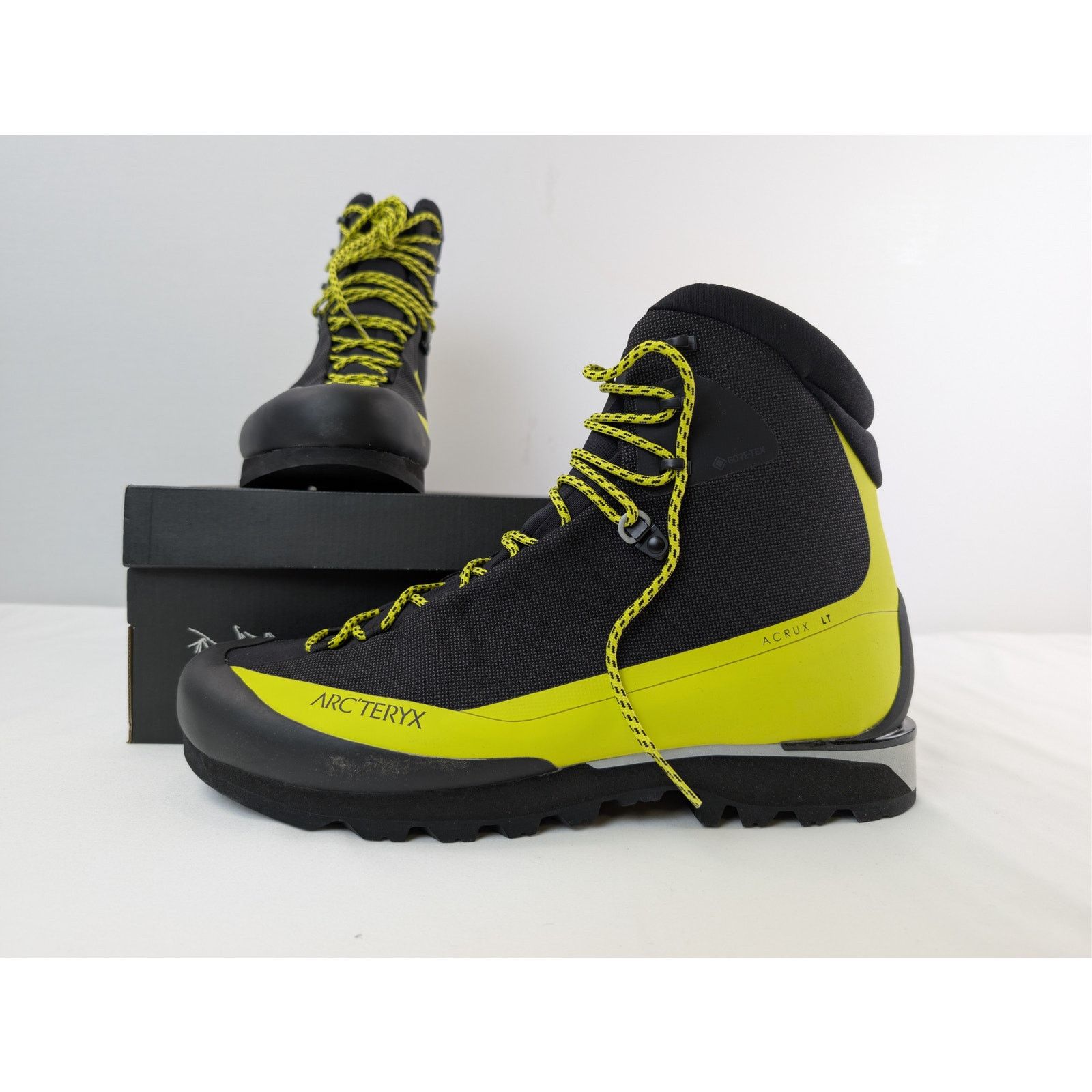 Arc'teryx o1rshd1 Acrux LT GTX mountaineering boots in black/yellow Size US 13 / EU 46 - 19 Thumbnail