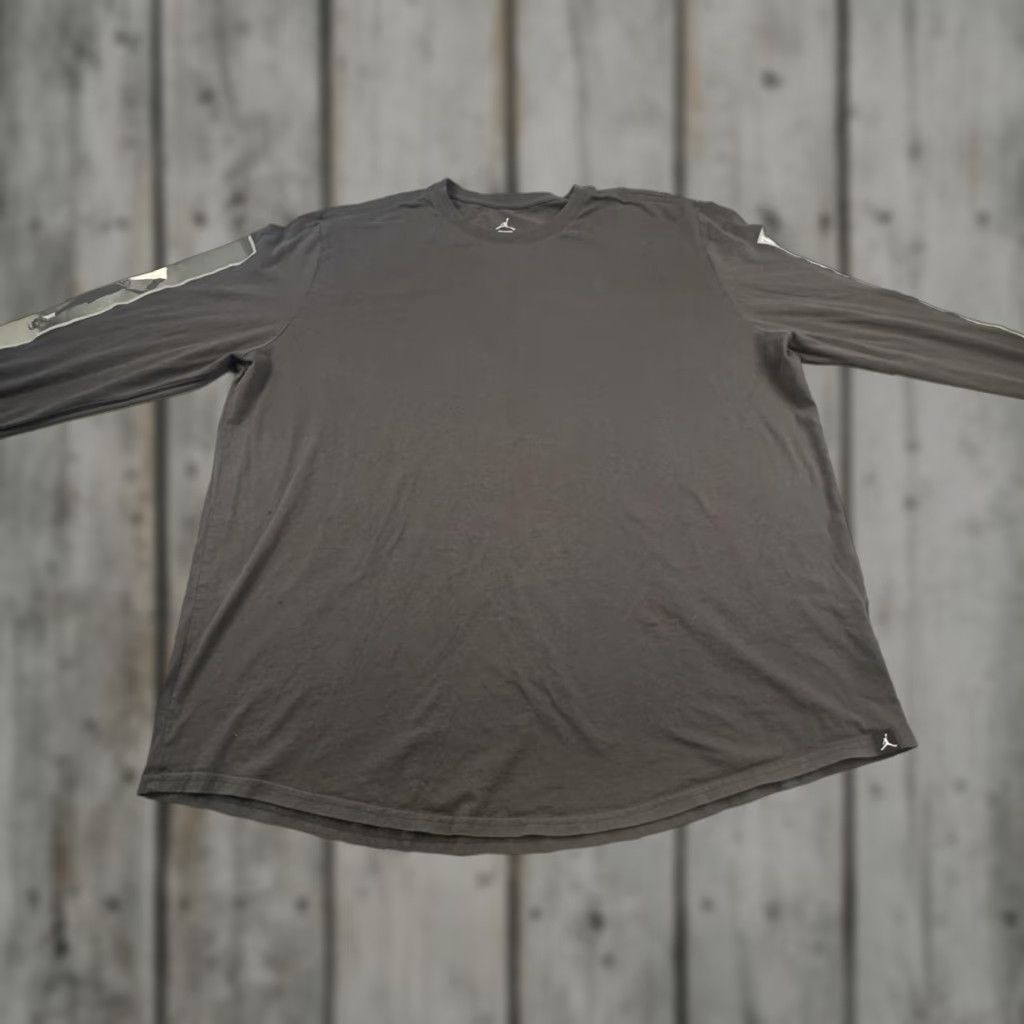 Jordan Brand Jordan Shirt Mens 3XL Black Long Sleeve Graphic Tee Photo Sleeve Nike Size US XXL / EU 58 / 5 - 1 Thumbnail