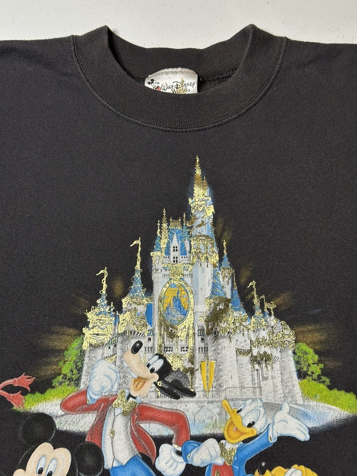 Disney Vintage walt disney castle mickey mouse crewneck Size US S / EU 44-46 / 1 - 3 Thumbnail