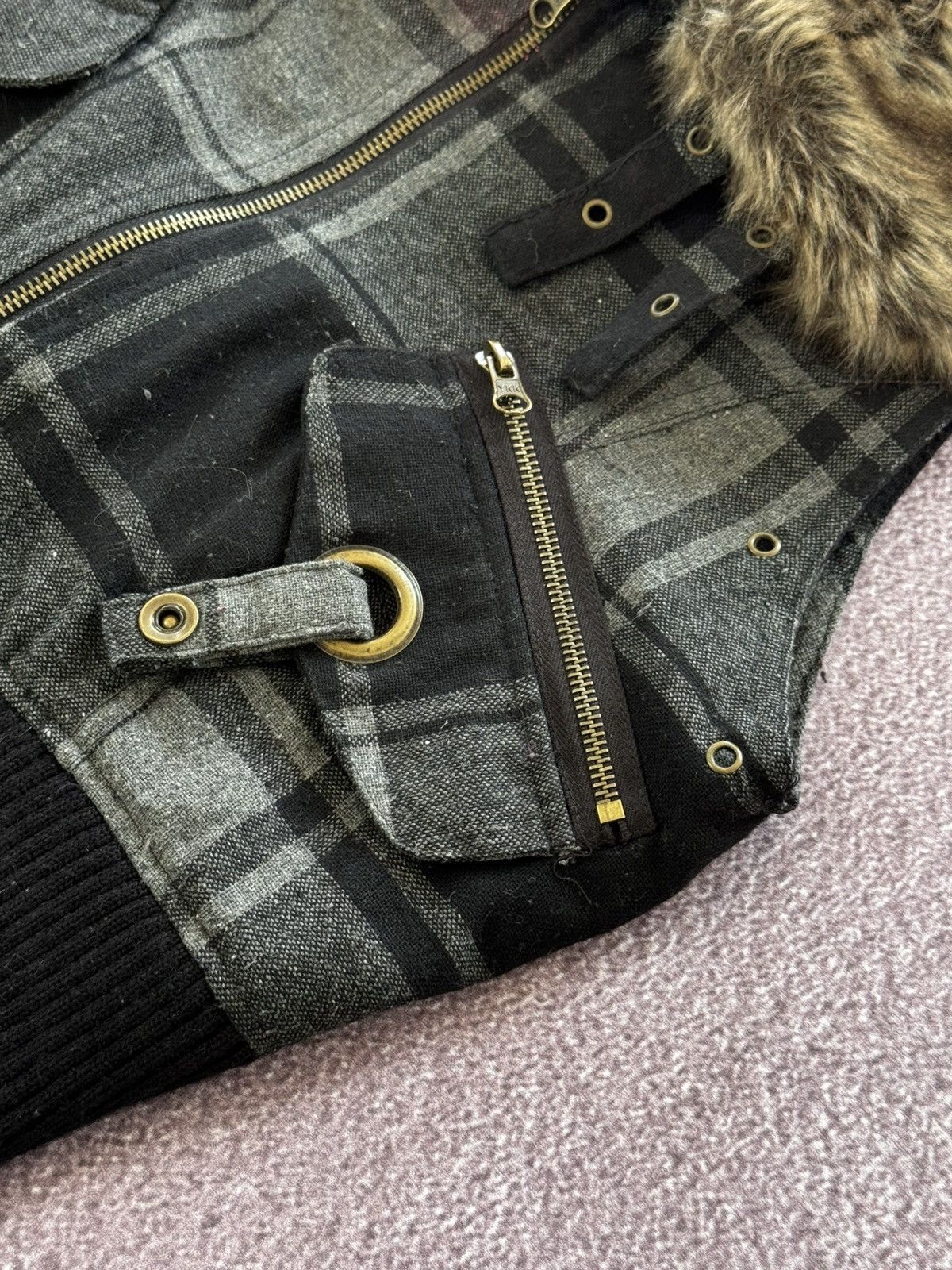 Japanese Brand Avant Garde Faux Fur Glamour Y2K Plaid Vest Size M / US 6-8 / IT 42-44 - 9 Thumbnail