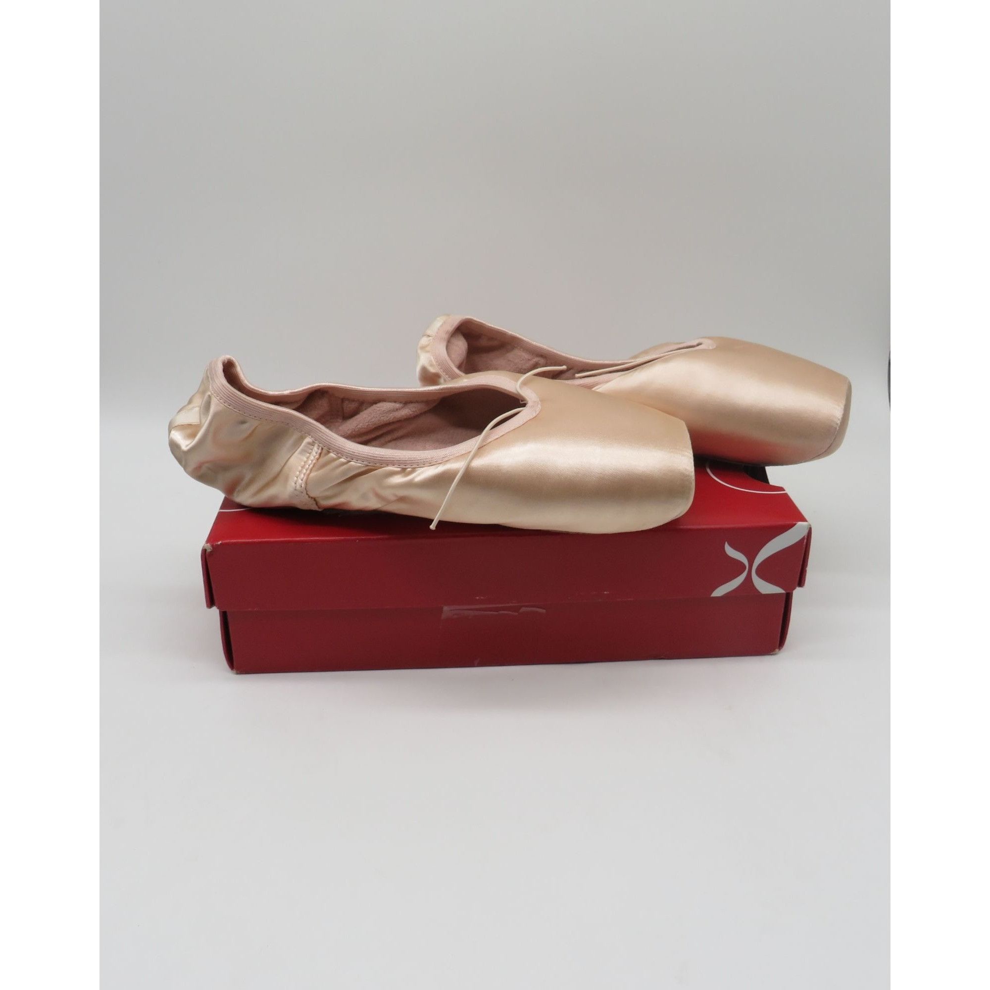 Other Capezio Satin Pointe Ballet Shoes 11.5W For Women NEW Size US 11.5 / IT 41.5 - 1 Thumbnail