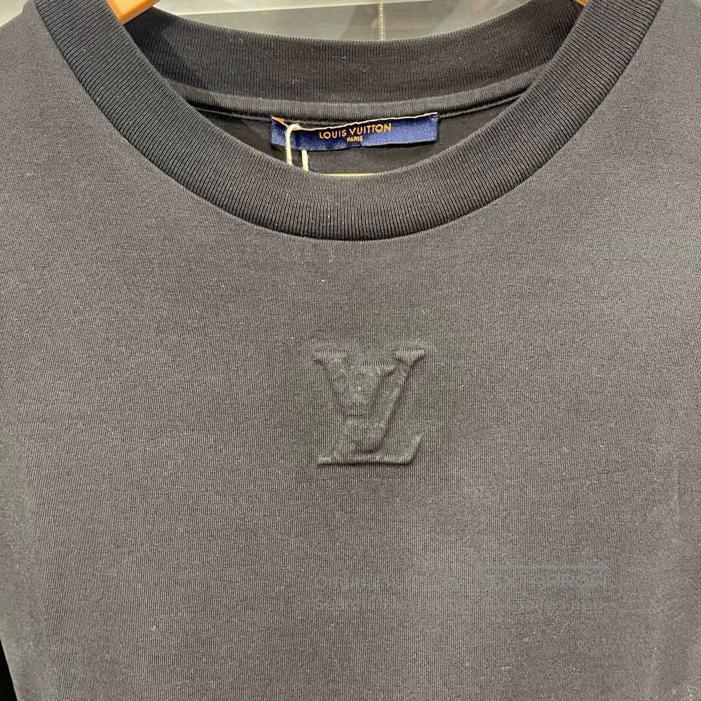 Louis Vuitton Black Short-Sleeve Crew Neck T-Shirt. Size US M / EU 48-50 / 2 - 4 Thumbnail