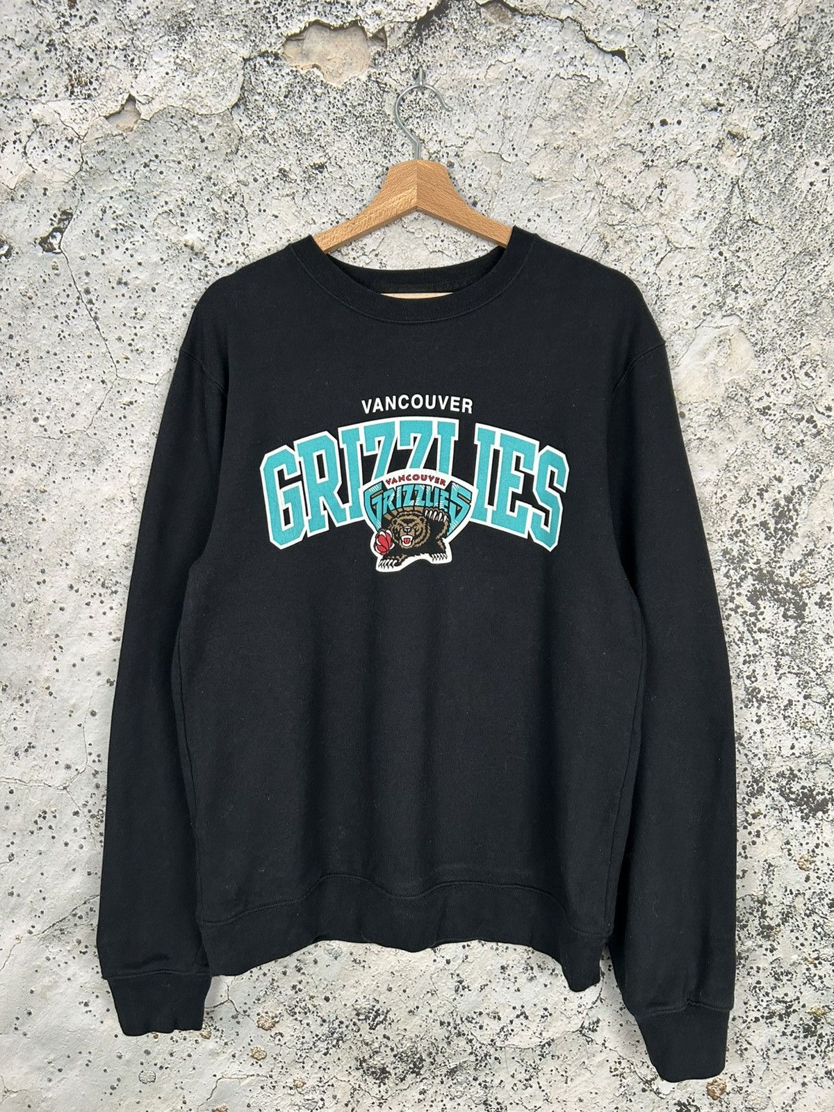 Mitchell and Ness Vancouver Grizzlies Basketball Crewneck