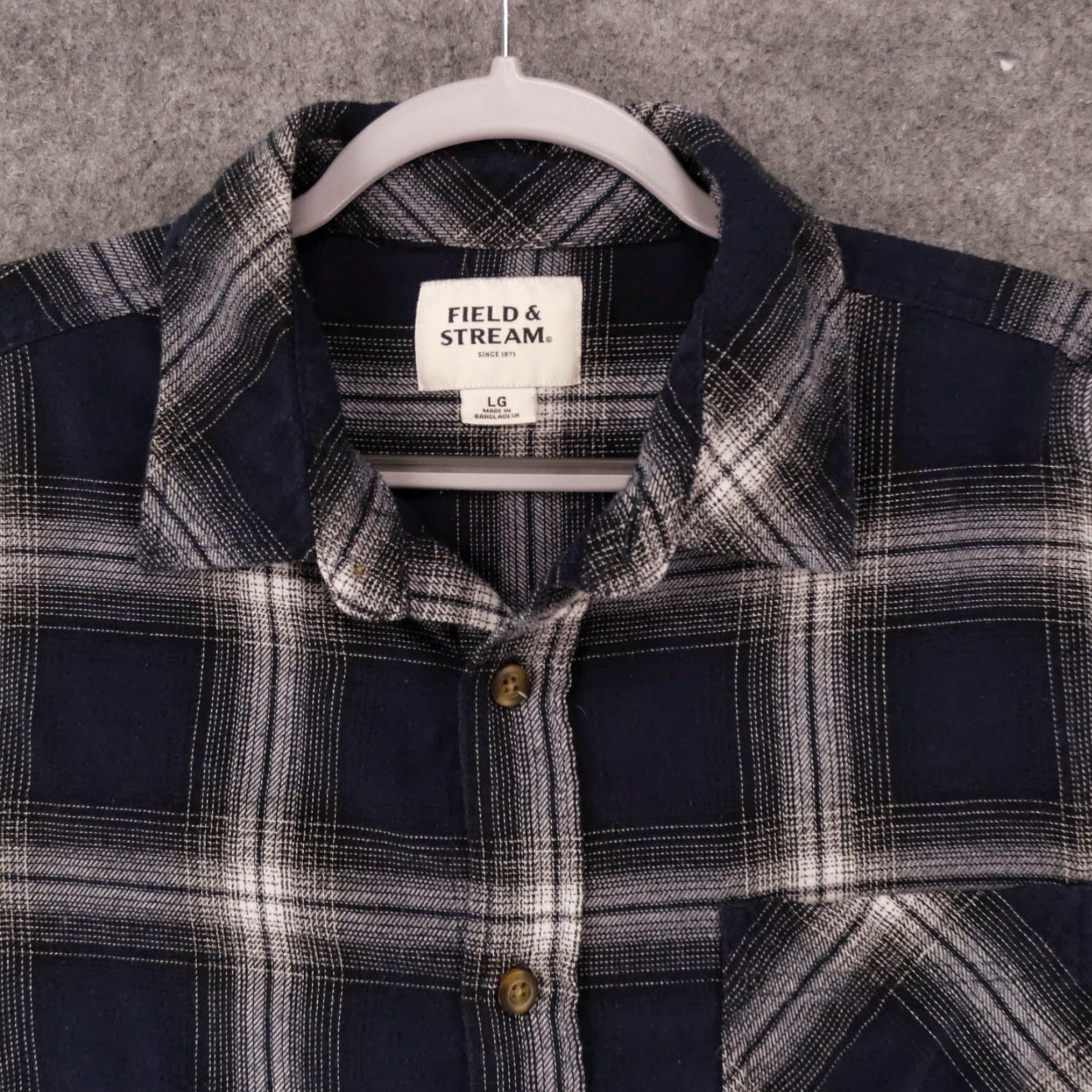 Vintage Field & Stream Shirt Mens Large Long Sleeve Button Up Navy Plaid Size US L / EU 52-54 / 3 - 2 Thumbnail