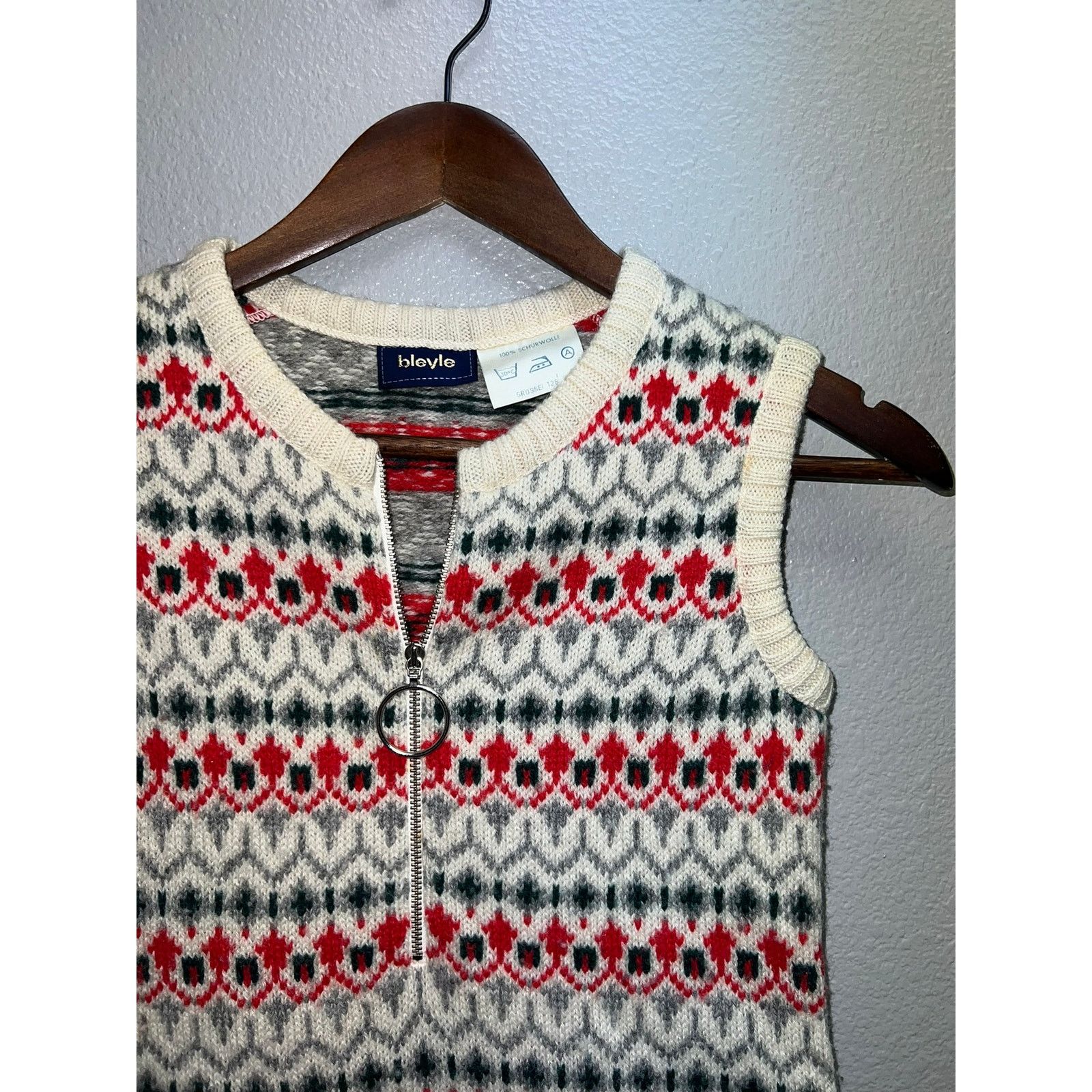 Vintage Womens Wool Sweater Vest Bleyle 100% Virgin Wool Wool Medium Size M / US 6-8 / IT 42-44 - 3 Thumbnail