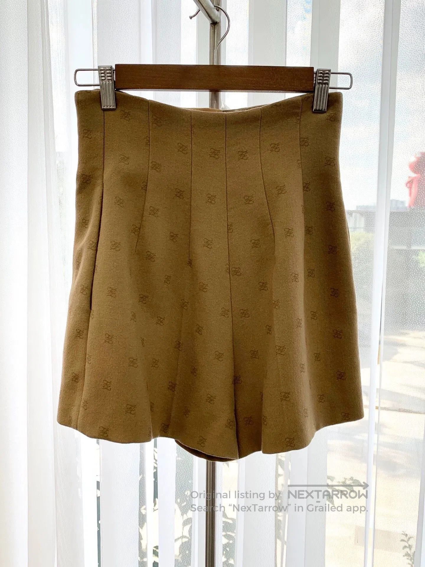 Fendi Fendi Logo Print High-Waist Shorts. Size US 36 / EU 52 - 2 Thumbnail