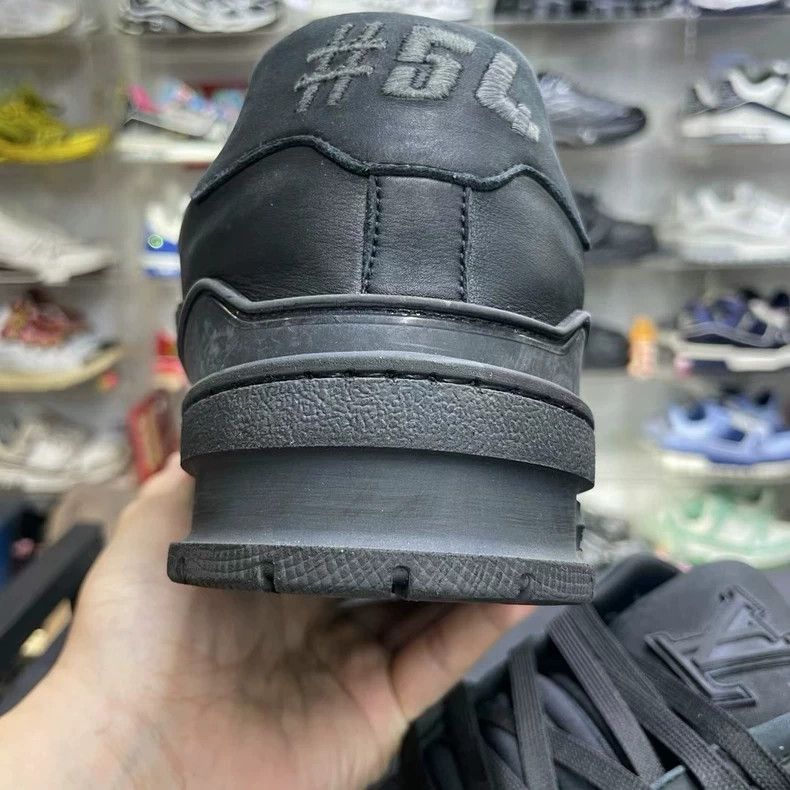 Louis Vuitton Louis Vuitton LOUIS VUITTON Lv Trainer Sneakers in Black-2 Size US 9 / EU 42 - 9 Thumbnail
