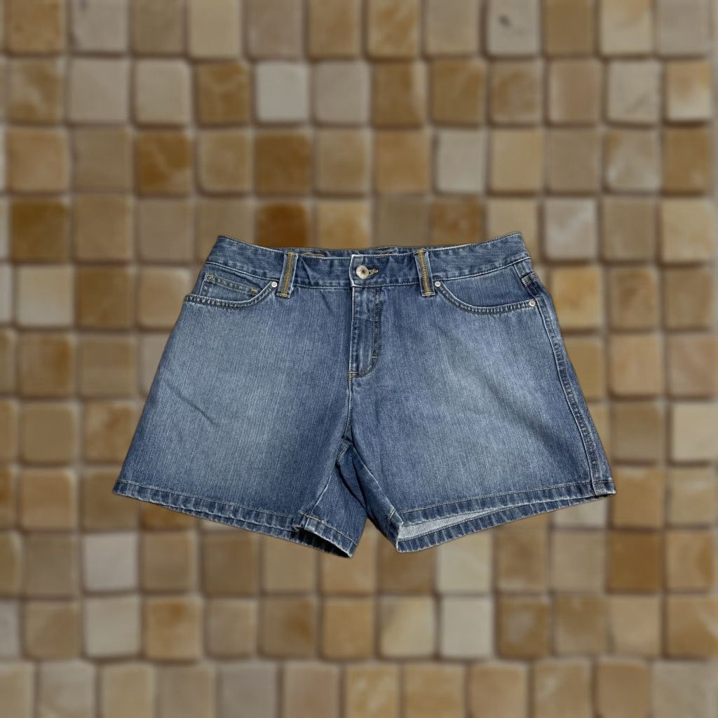 Tommy Hilfiger VINTAGE Tommy Hilfiger Women's Denim Shorts Blue 90s Casual Summer Size 10 Size 32" / US 10 / IT 46 - 1 Thumbnail