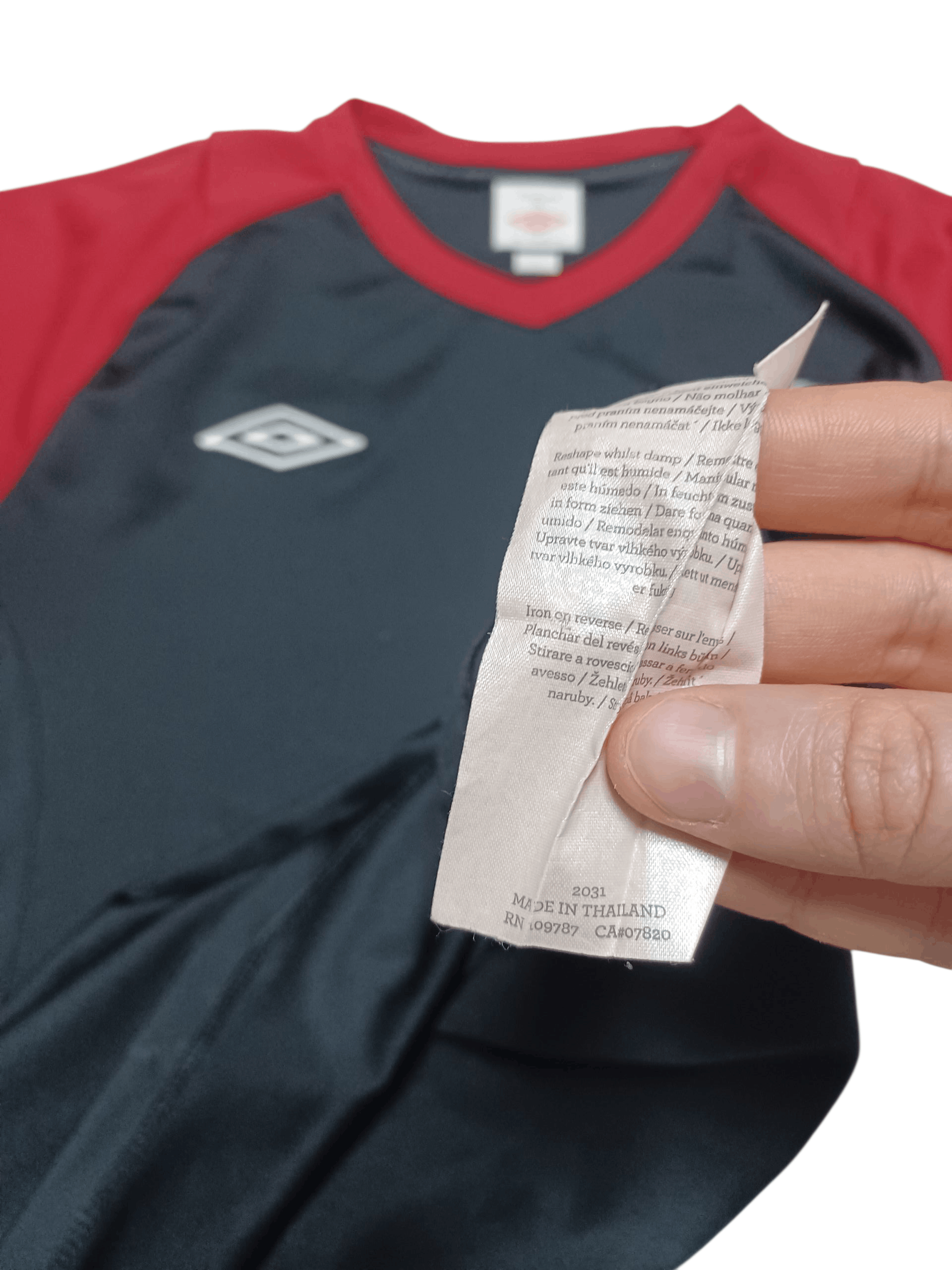 Umbro NOTTINGHAM FOREST UMBRO VINTAGE TRAINING TEE SOCCER JERSEY Size US L / EU 52-54 / 3 - 4 Thumbnail