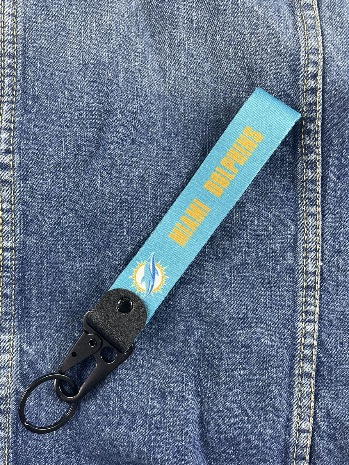 Other Miami Dolphins Keychain Size ONE SIZE - 1 Thumbnail