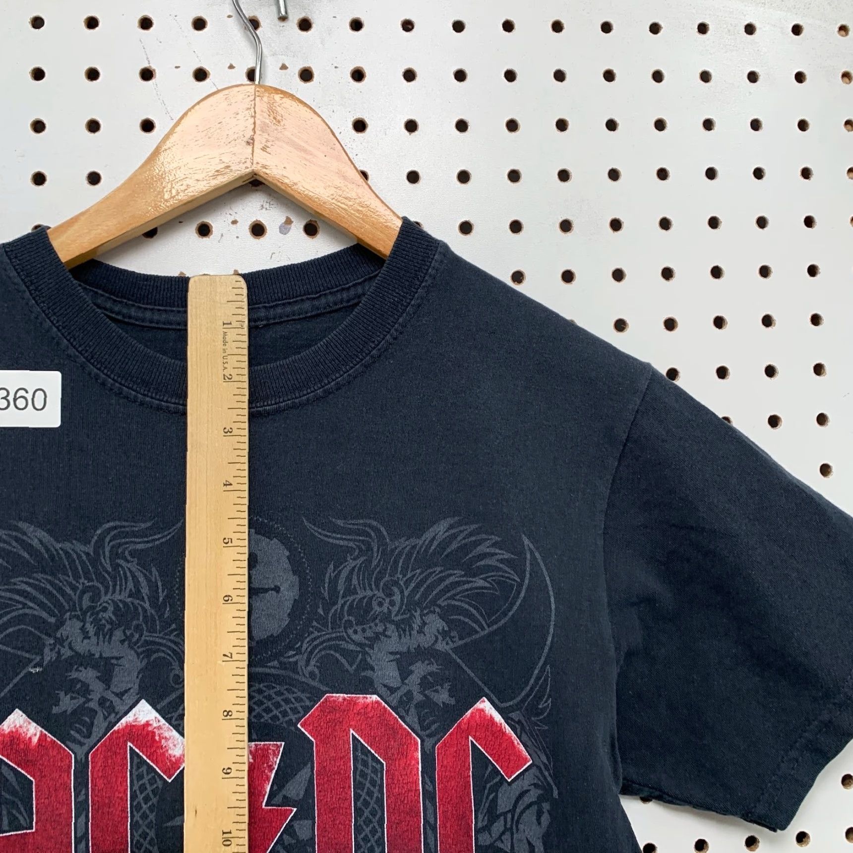 Vintage VINTAGE ACDC Black Ice Shirt Womens Medium Faded Black Rock Music Band Tee Punk Shirt Womens M Black Rock Music Band Tee Punk Size M / US 6-8 / IT 42-44 - 7 Thumbnail
