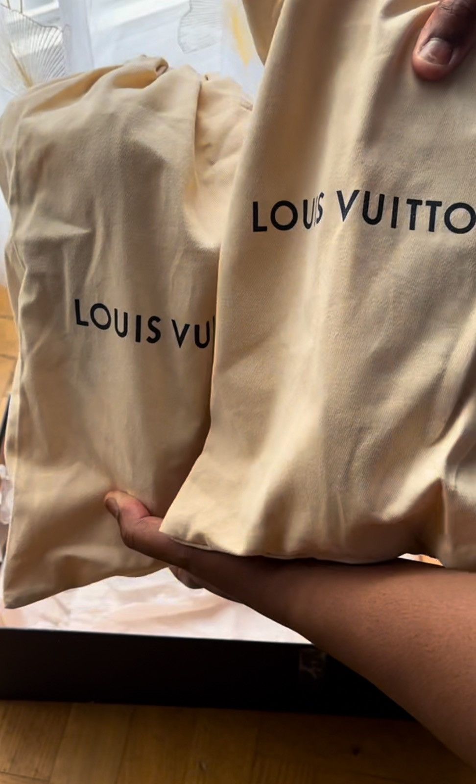 Louis Vuitton White and Blue louis vuitton sneakers Size US 10 / IT 40 - 2 Thumbnail