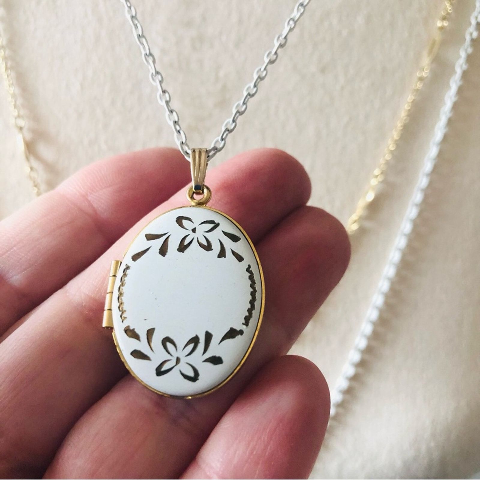 Vintage Vintage 70s-80s triple layered chain locket necklace Size ONE SIZE - 2 Thumbnail