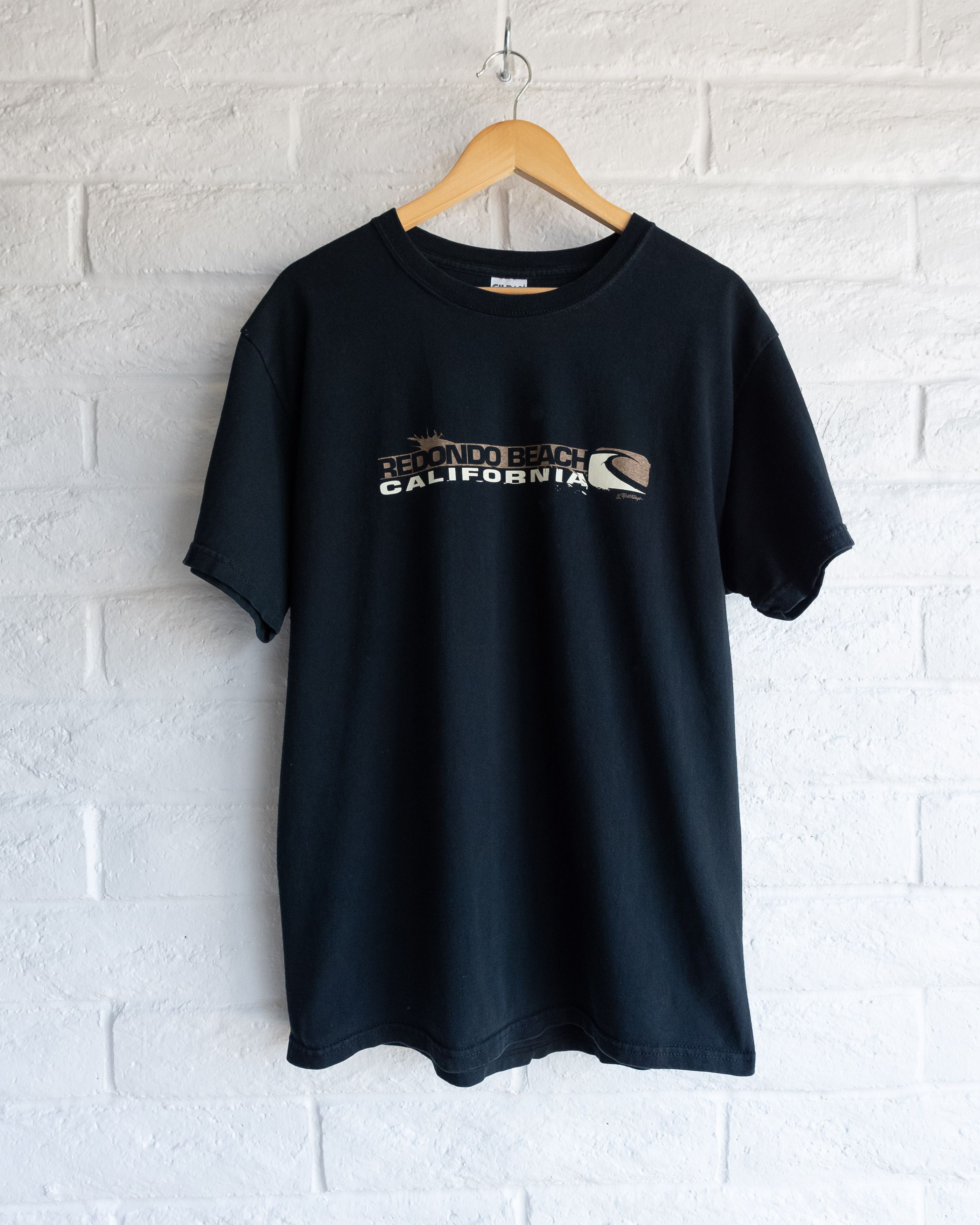 Vintage Vintage 00s Redondo Beach California T Shirt Y2K Surf Style Size US L / EU 52-54 / 3 - 1 Thumbnail