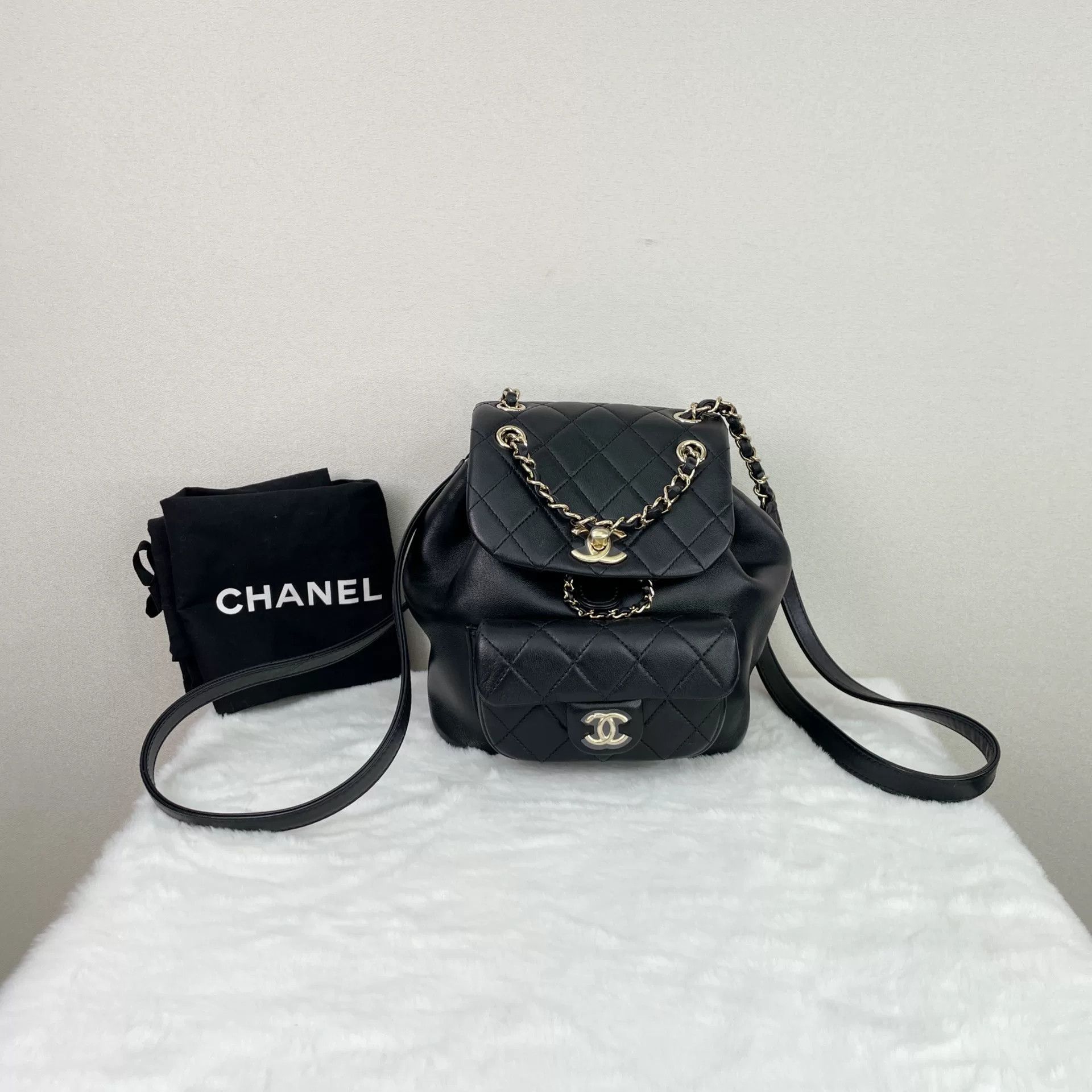 Chanel Pre-loved Bag Very good condition Size ONE SIZE - 1 Thumbnail