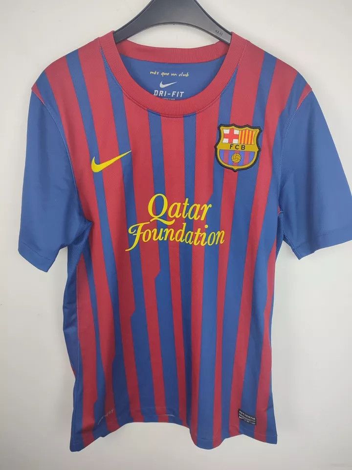 Nike FC BARCELONA 2011-12 HOME FOOTBALL SHIRT Kit SOCCER JERSEY Size US S / EU 44-46 / 1 - 17 Thumbnail