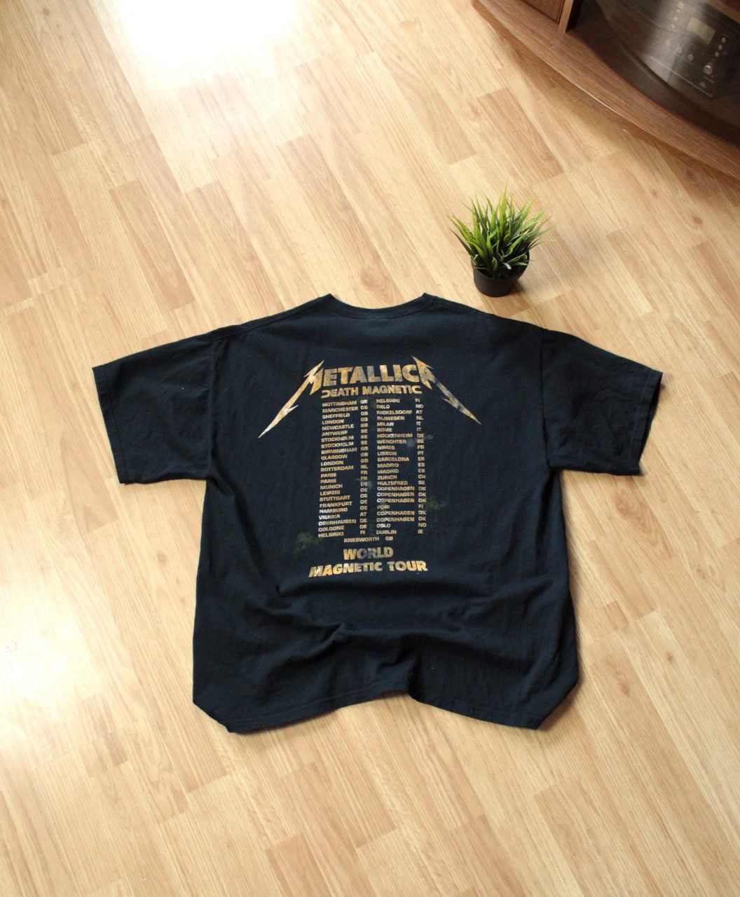 Band Tees × Metallica × Vintage 🔥 Metallica Death Magnetic Tour 2009 T Shirt Rock Vintage Size US XL / EU 56 / 4 - 5 Thumbnail