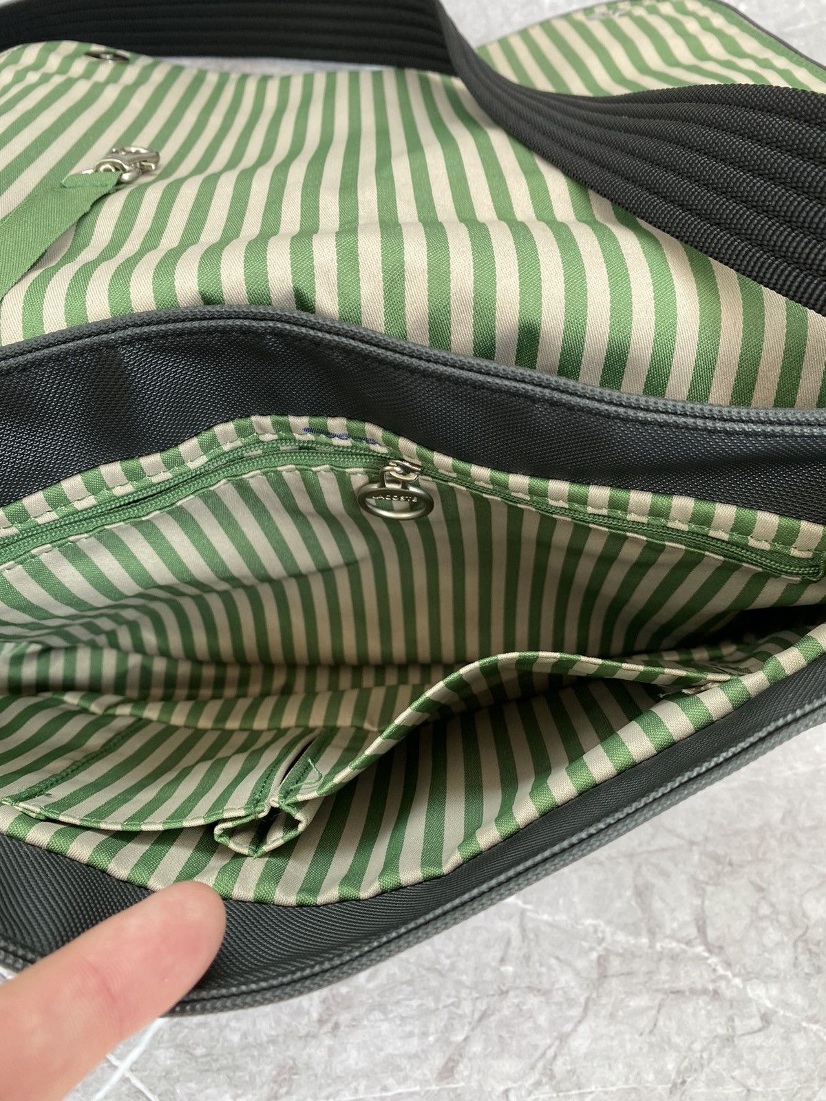 Lacoste Vintage Y2K Lacoste Crossbody Messenger Bag Adjustable Strap Size ONE SIZE - 14 Thumbnail