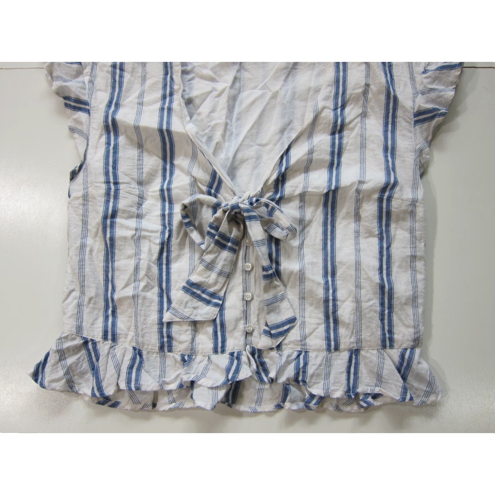 Abercrombie & Fitch Abercrombie & Fitch 100% Cotton Blue White Stripe V-Neck Blouse Large Women Shirt Blues 100% Cotton Stripe V-Neck Ruffle Blouse Large Womens Size L / US 10 / IT 46 - 5 Thumbnail