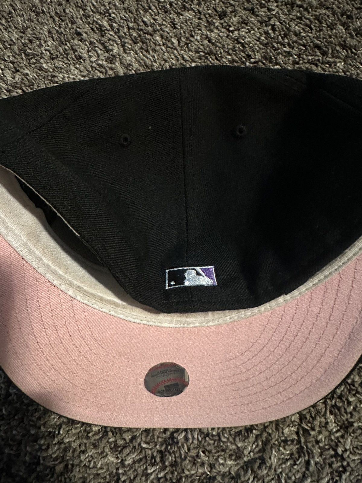 New Era 7 5/8 arizona diamondbacks Black pink bottom fitted hat Size ONE SIZE - 3 Thumbnail