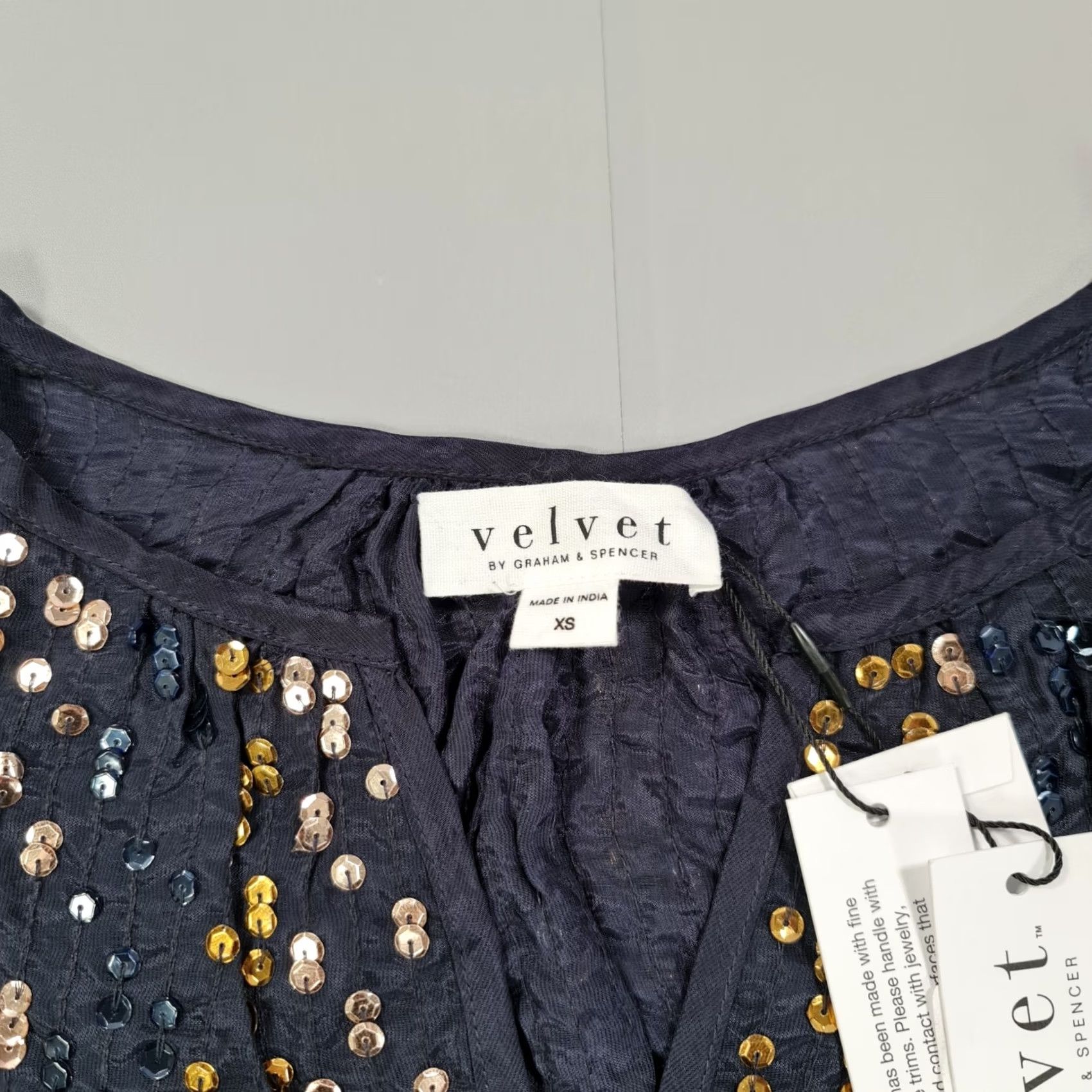 Vintage Velvet by Graham & Spencer Blouse Navy Blue XS V-Neck Sequin Short Sleeve Women's XS Blouse Velvet Sequin V-Neck Top Size XS / US 0-2 / IT 36-38 - 3 Thumbnail
