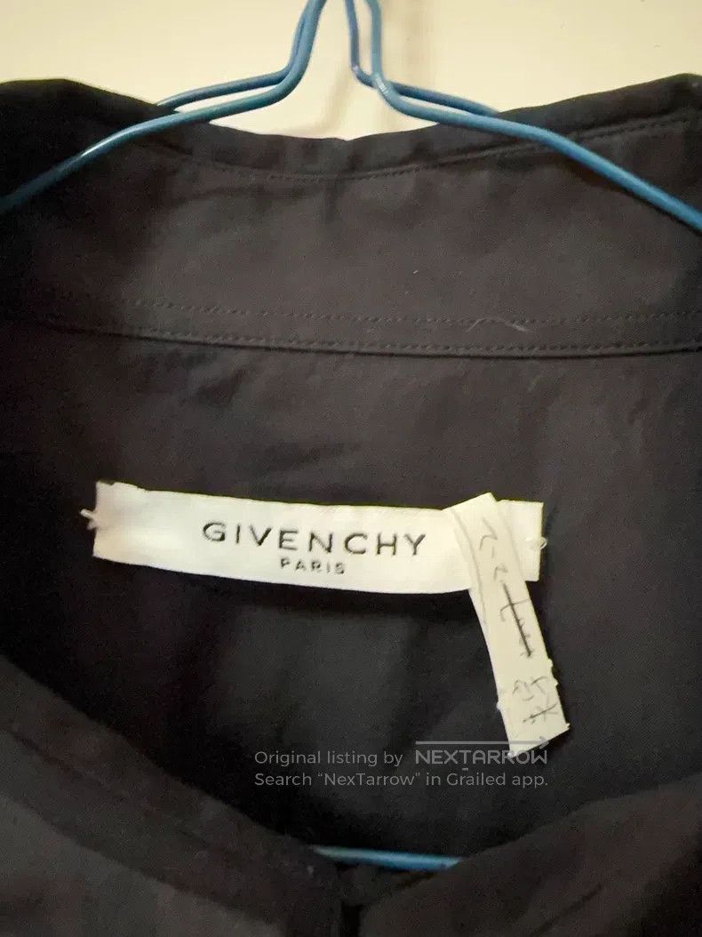 Givenchy Givenchy Metal Buckle Detail Logo Long Sleeve Shirt Size US S / EU 44-46 / 1 - 3 Thumbnail