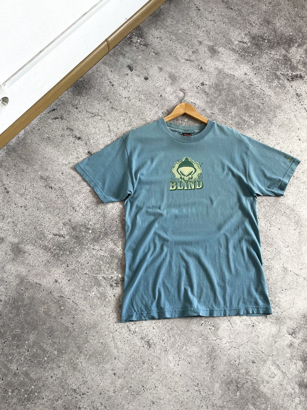Hook-Ups Vintage 2000s Y2K Blind Skateboard T-shirt Size US M / EU 48-50 / 2 - 2 Thumbnail