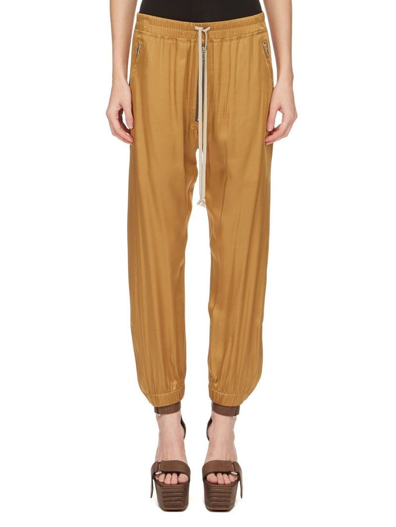 o1y0126 Jogger in Mustard
