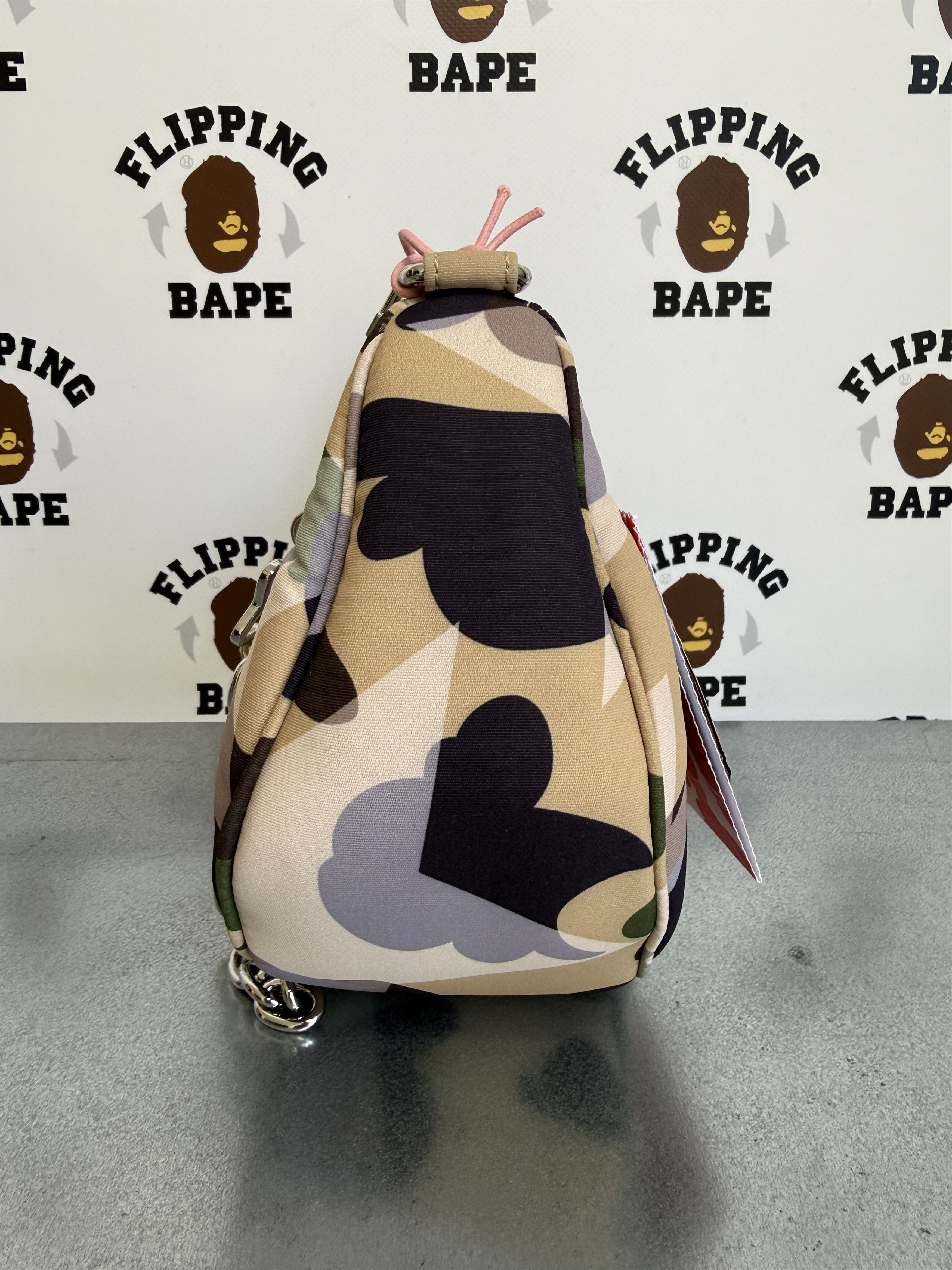 Bape BAPE STA OVER PRINT 1ST CAMO QUILTING MOON SHAPE BAG Size ONE SIZE - 5 Thumbnail