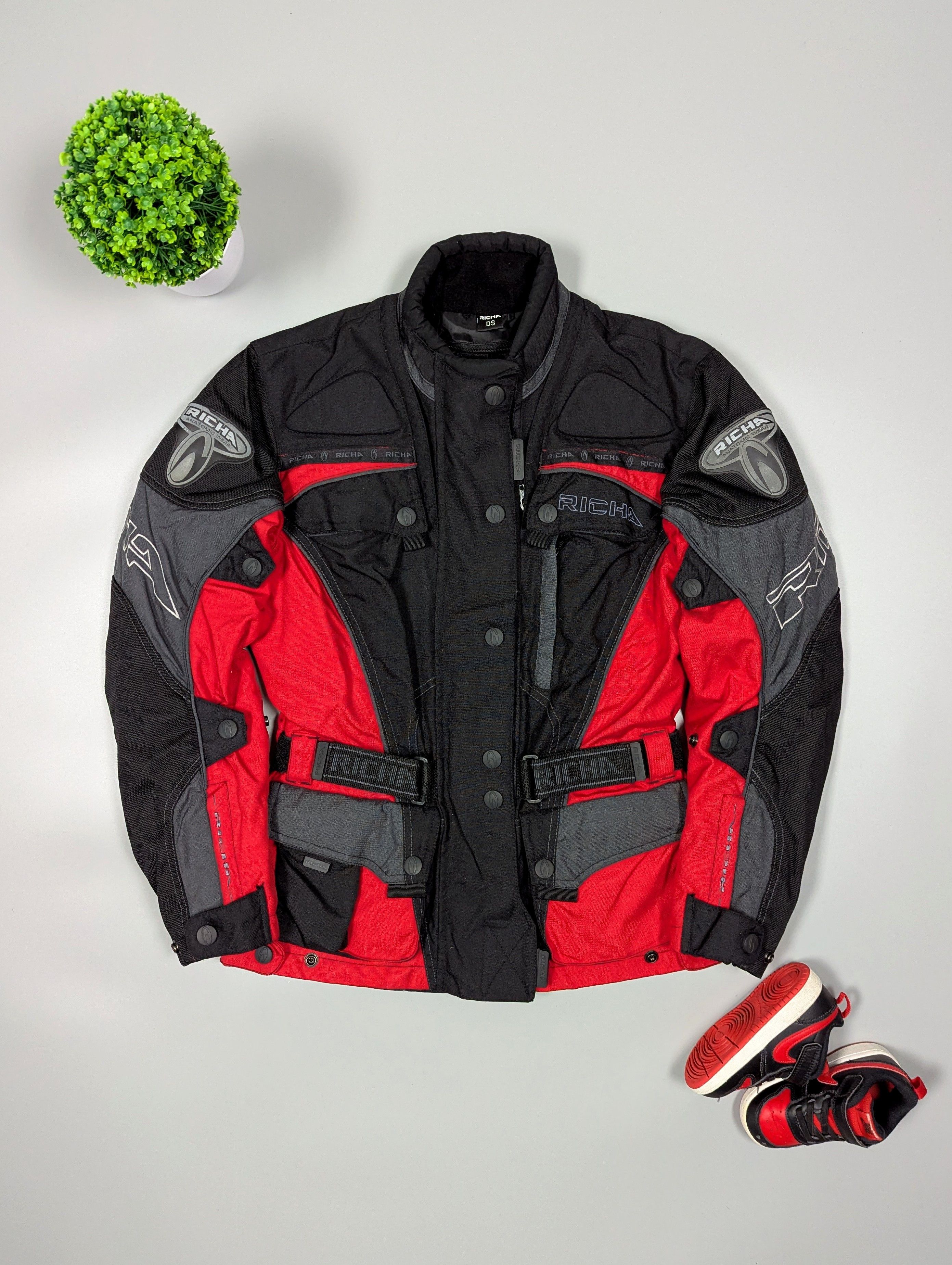 Japanese Brand RICHA Authentic Women's Fitted Biker Motorcycle Jacket Size S / US 4 / IT 40 - 1 Thumbnail