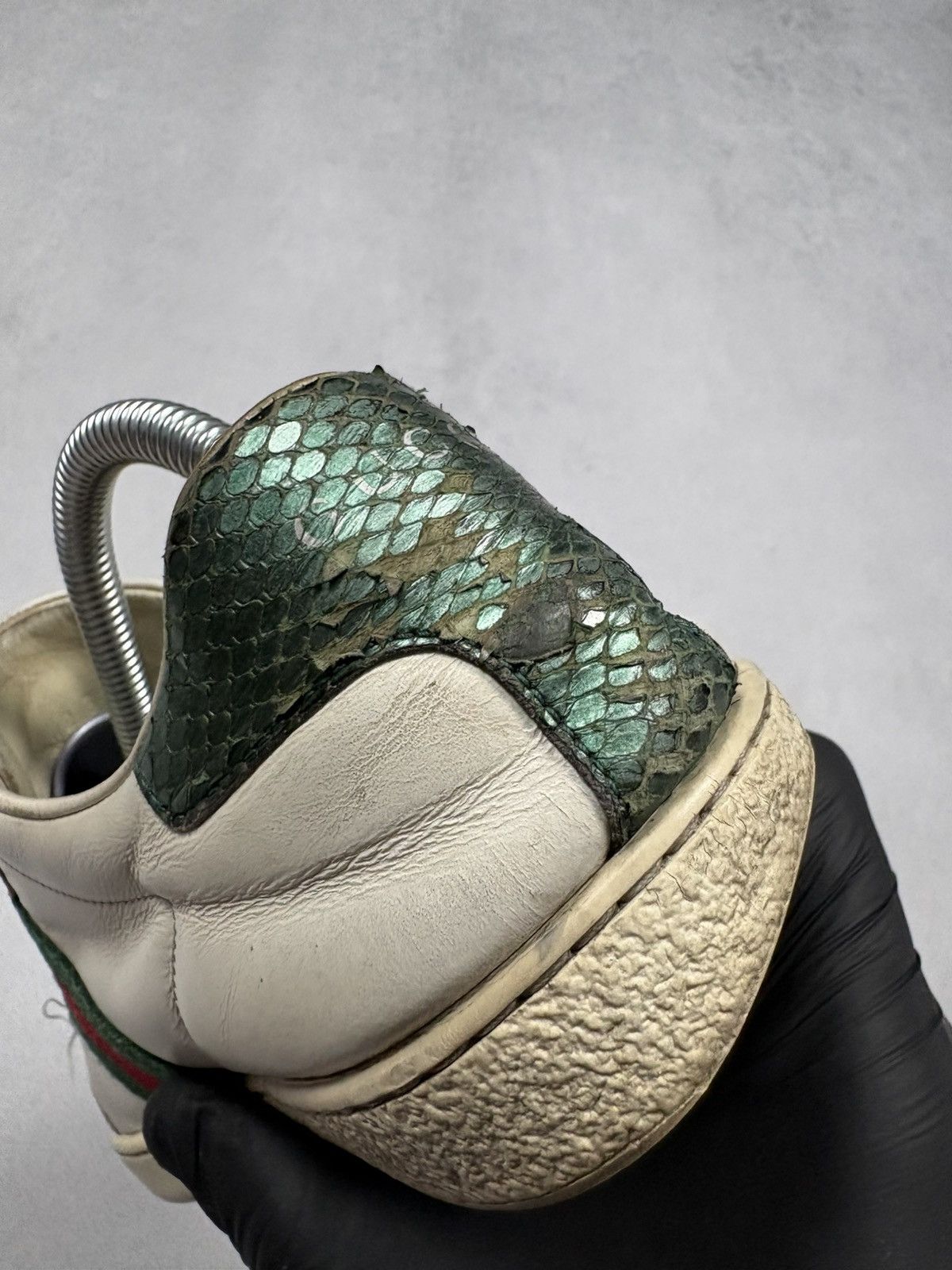 Gucci Gucci Ace Bee Leather Sneaker Embroidered Distressed Vintage Size US 7.5 / IT 37.5 - 18 Thumbnail