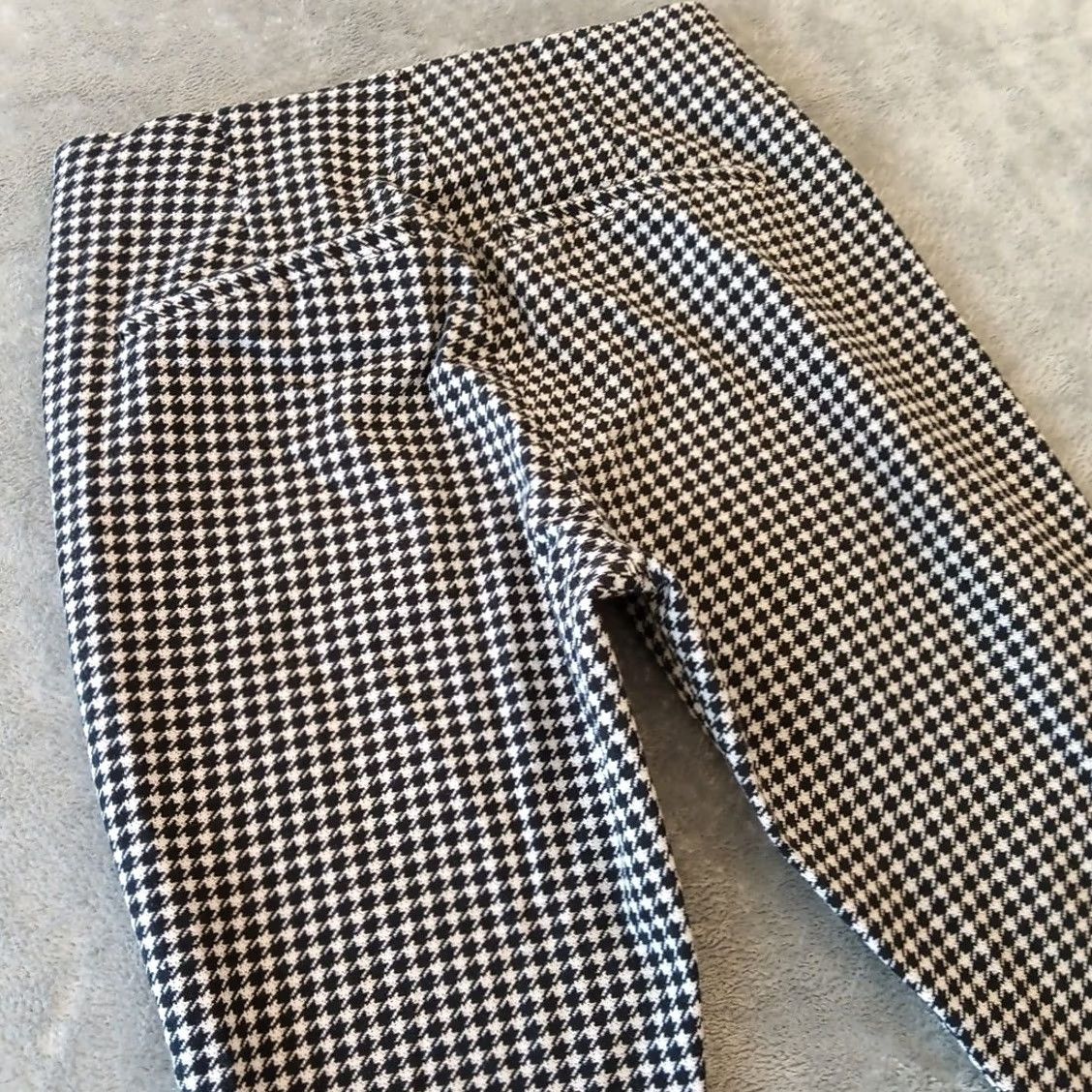 Old Navy Old Navy Pants Womens Size 4 Ankle Black Houndstooth Straight Stretch Elastic Zip 27x24.5 Men? Womens Size 27" / US 4 / IT 40 - 7 Thumbnail