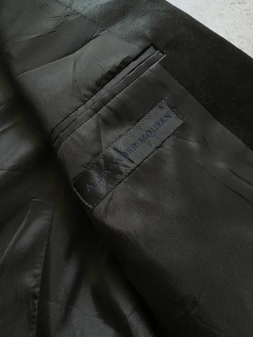 Alexander McQueen RARE ALEXANDER MCQUEEN BLACK WOOL SATIN LAPEL BLAZER Size 38R - 10 Thumbnail