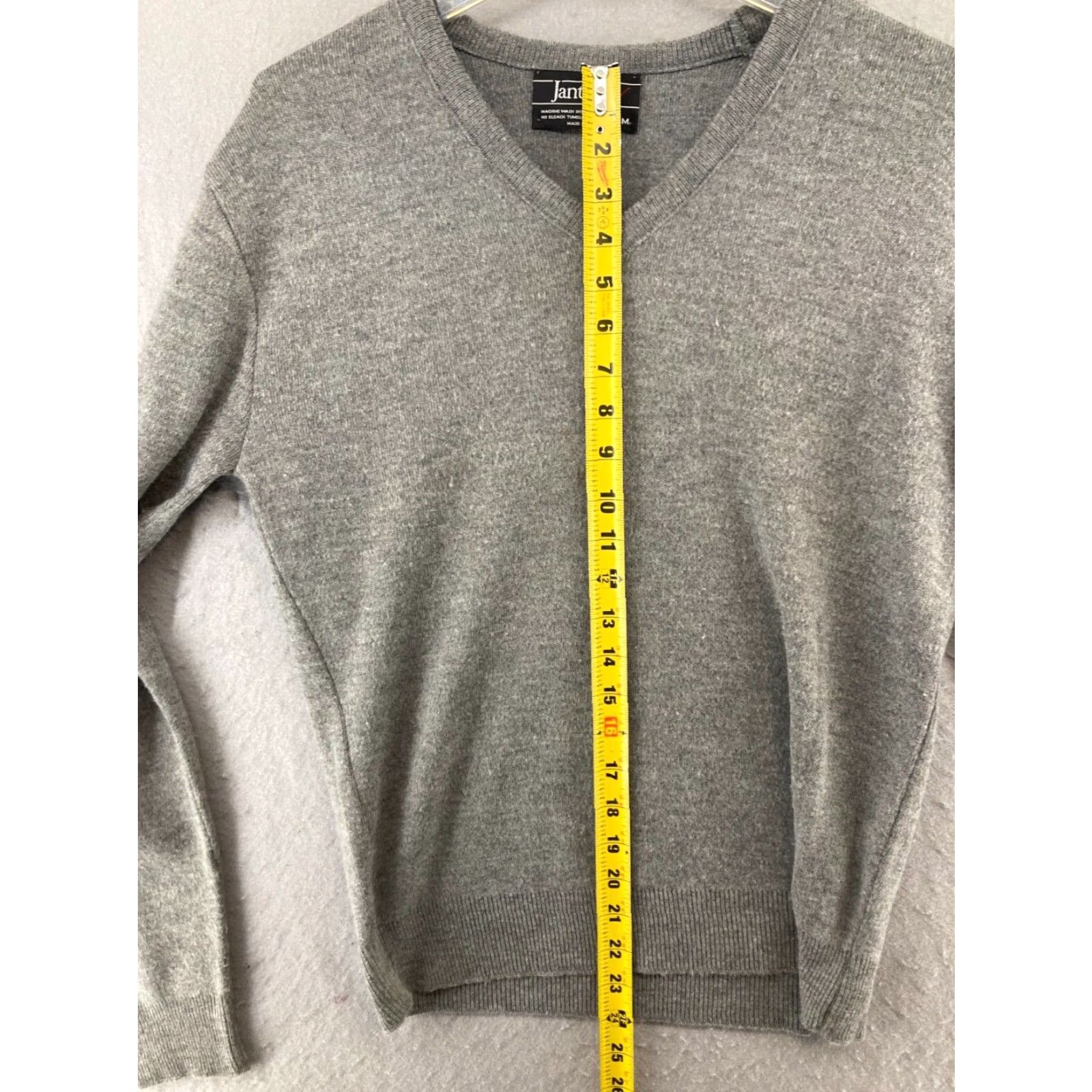 Jantzen VINTAGE Jantzen Mens V Neck Sweater Gray Acrylic Pullover M USA Size US M / EU 48-50 / 2 - 3 Thumbnail