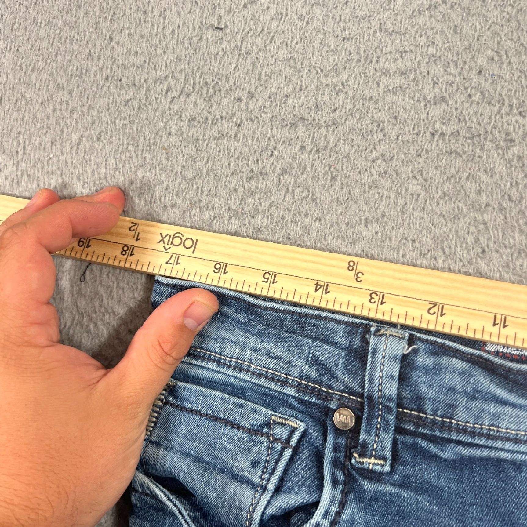 Vintage VINTAGE Lawmanpg3 Men's Jeans 36 Waist Black Regular Fit Belt Loops Zip Fly 30-Inch Inseam Size US 36 / EU 52 - 4 Thumbnail