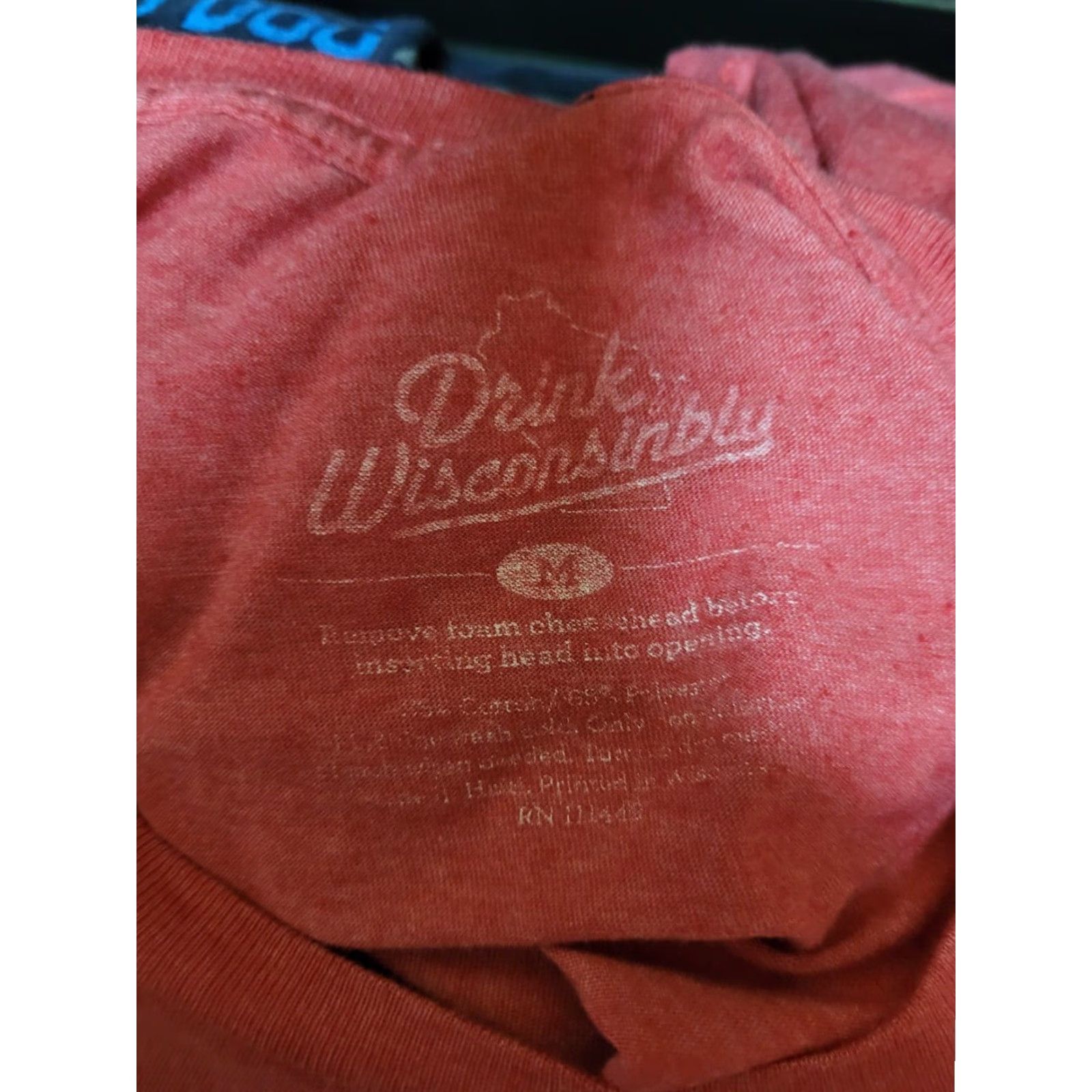 Vintage Drink Wisconsinbly DW Pub T-Shirt Men M Red Short Sleeve Crew Neck Shirt Wisconsinbly Deer District Milwaukee WI Beer City 90s (if applicable) Mens Size US M / EU 48-50 / 2 - 3 Thumbnail