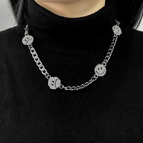 Jewelry Smiley Face Pendant Necklace Chain Size ONE SIZE - 1 Thumbnail