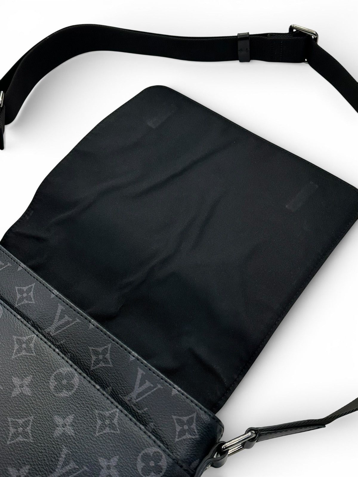 Louis Vuitton LOUIS VUITTON Monogram Eclipse District Shoulder Bag Size ONE SIZE - 9 Thumbnail