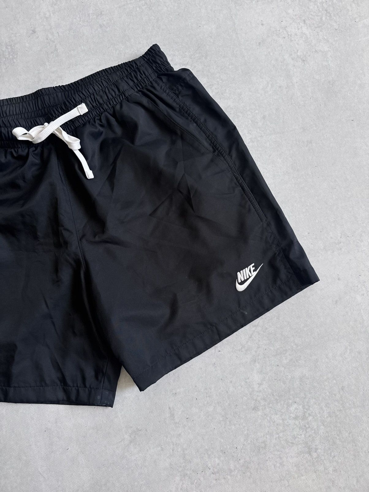 Nike Nike Nylon Y2K Basic Sports Unisex Shorts Regular Hype Size US 31 - 3 Thumbnail