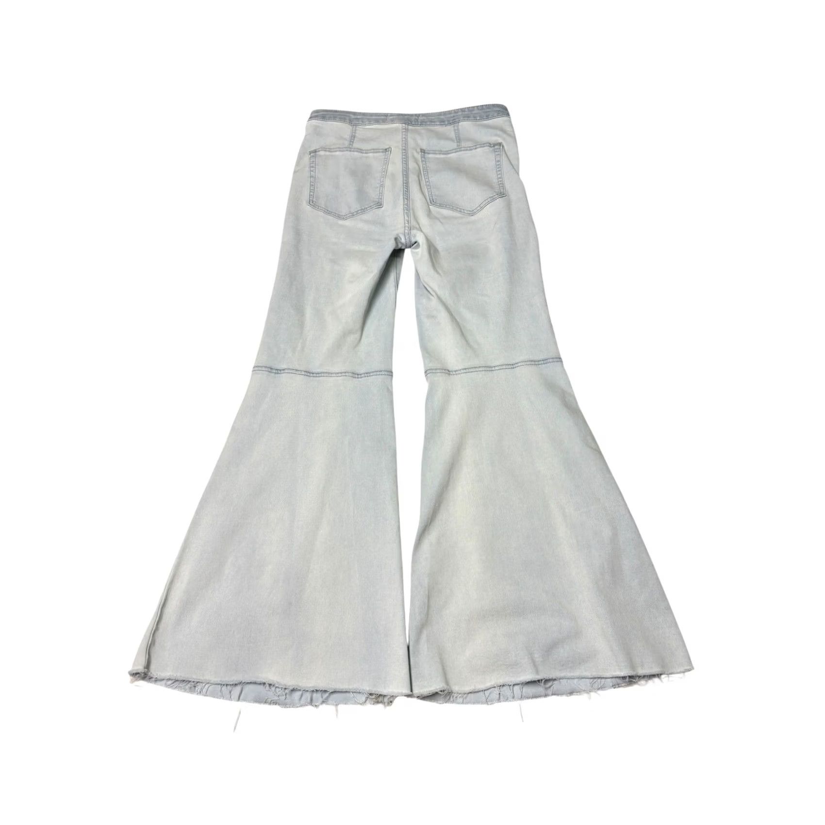 Free People VINTAGE? No. We The Free Free People Just Float On Flare Jeans Light Wash Raw Hem Women 27X27 Size 27" / US 4 / IT 40 - 5 Thumbnail