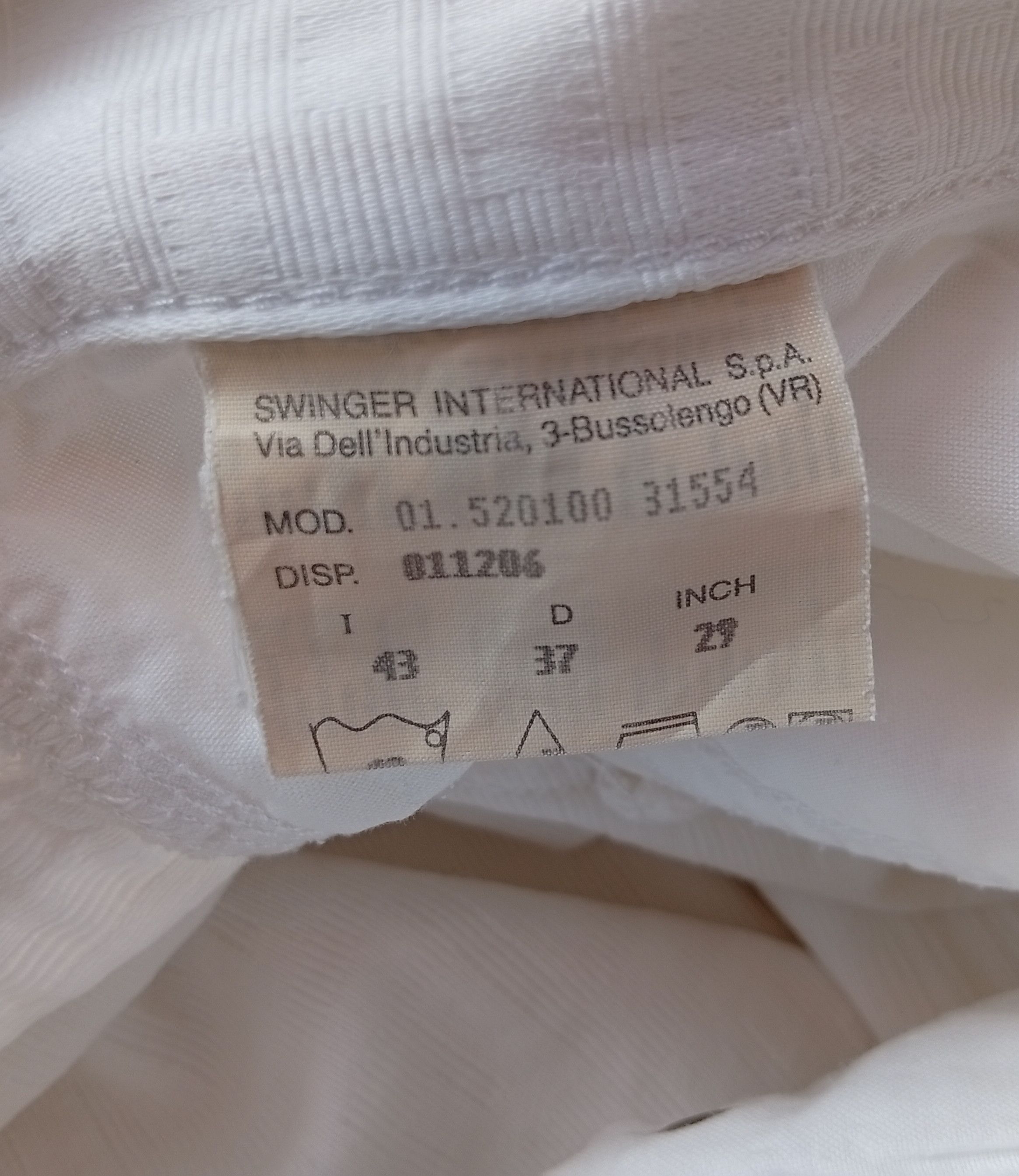 Fendi Fendi white monogram short pants Size 28" / US 6 / IT 42 - 6 Thumbnail