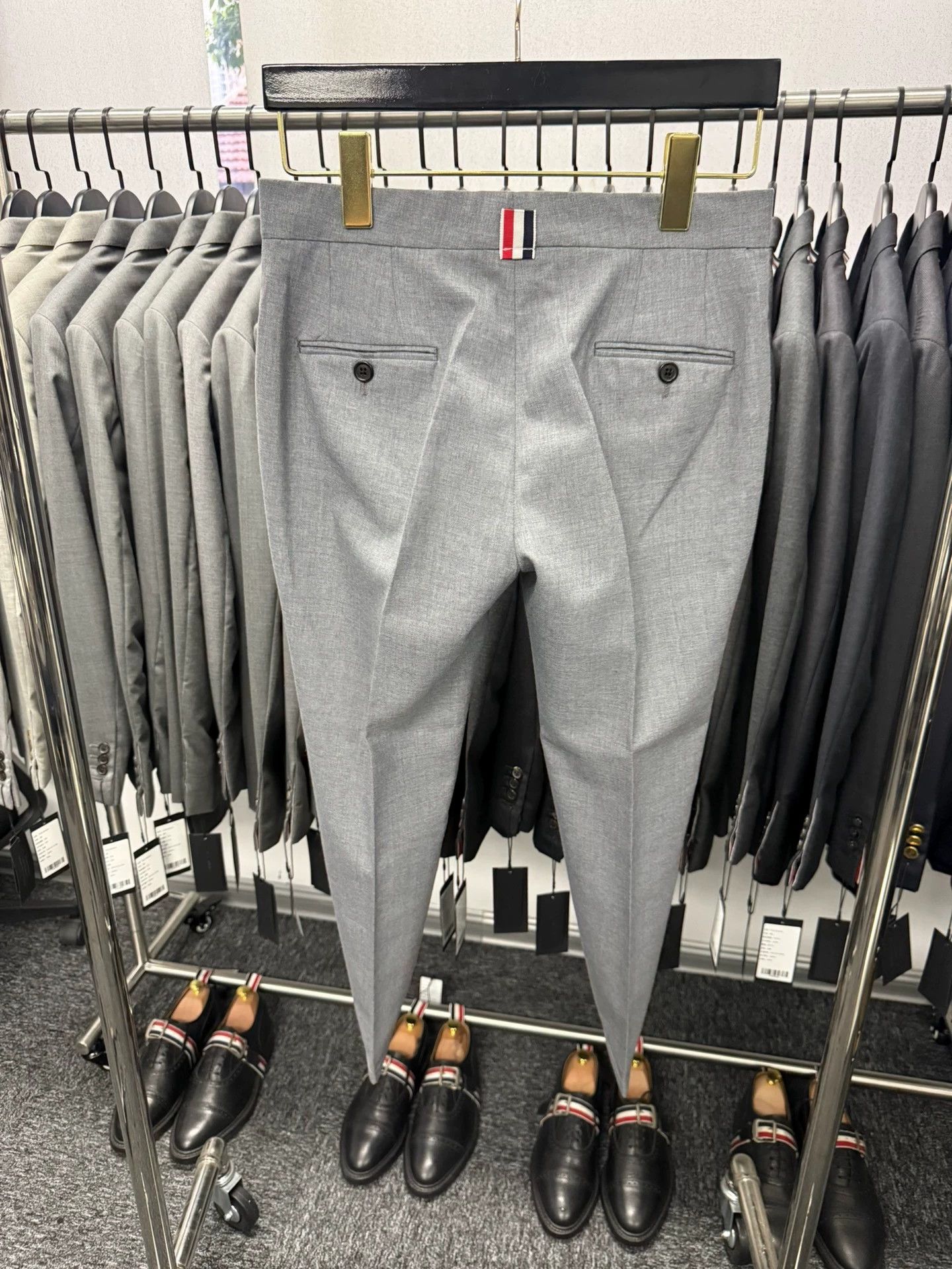 Thom Browne Thom Browne Women's Mid-Gray Wool Slim Trousers 38 Size 26" / US 2 / IT 38 - 2 Thumbnail