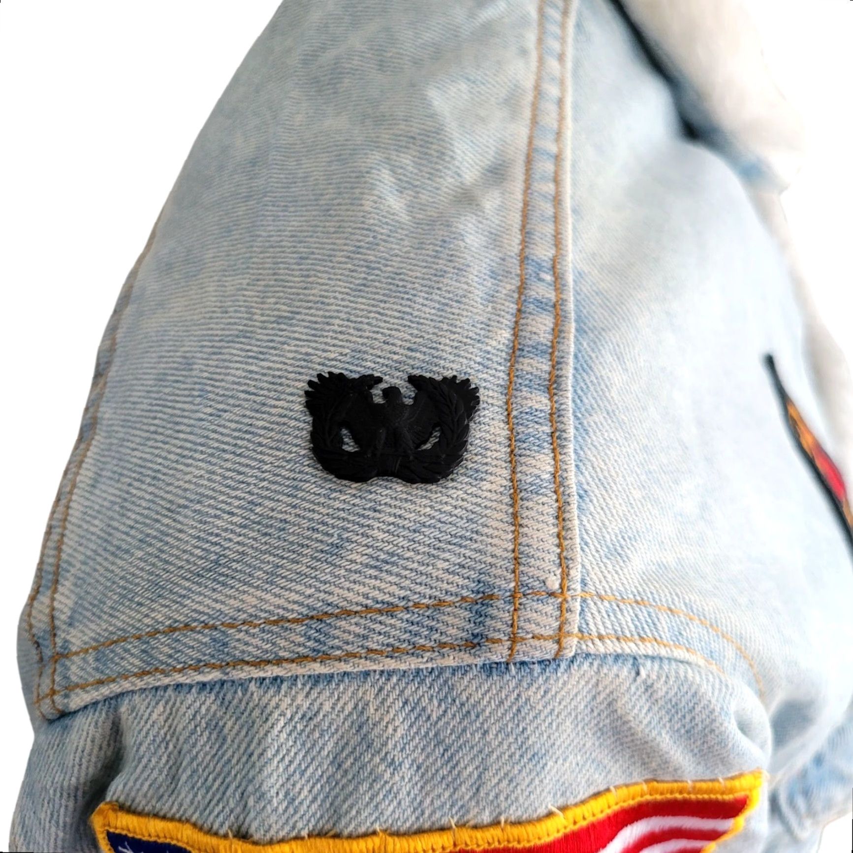 Levi's Levi's Sherpa Trucker Jacket M - Made in USA - Black Denim - Military Patchwork - Hell on Wheels Infantry - Men’s Jacket Size US M / EU 48-50 / 2 - 7 Thumbnail